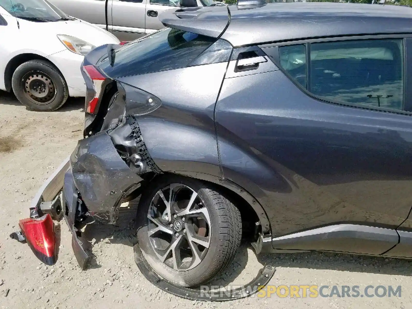 9 Photograph of a damaged car JTNKHMBX2K1041760 TOYOTA C-HR XLE 2019