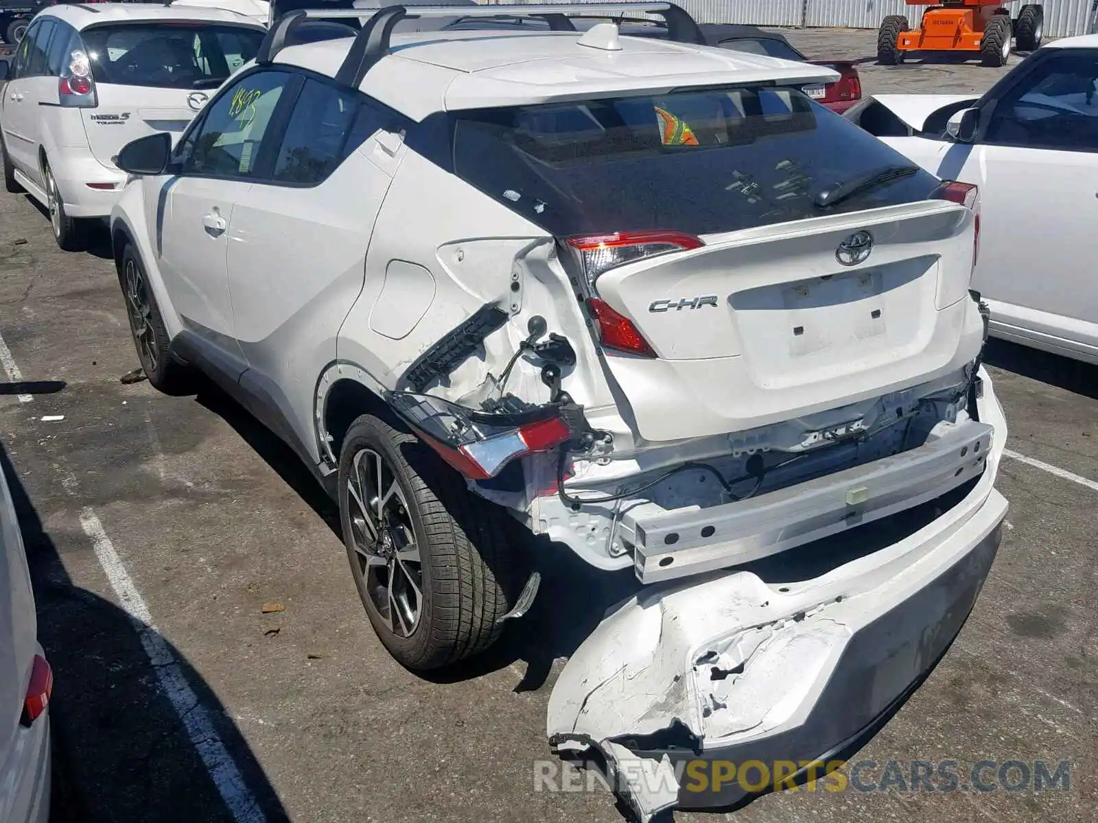 3 Фотография поврежденного автомобиля JTNKHMBX4K1038052 TOYOTA C-HR XLE 2019