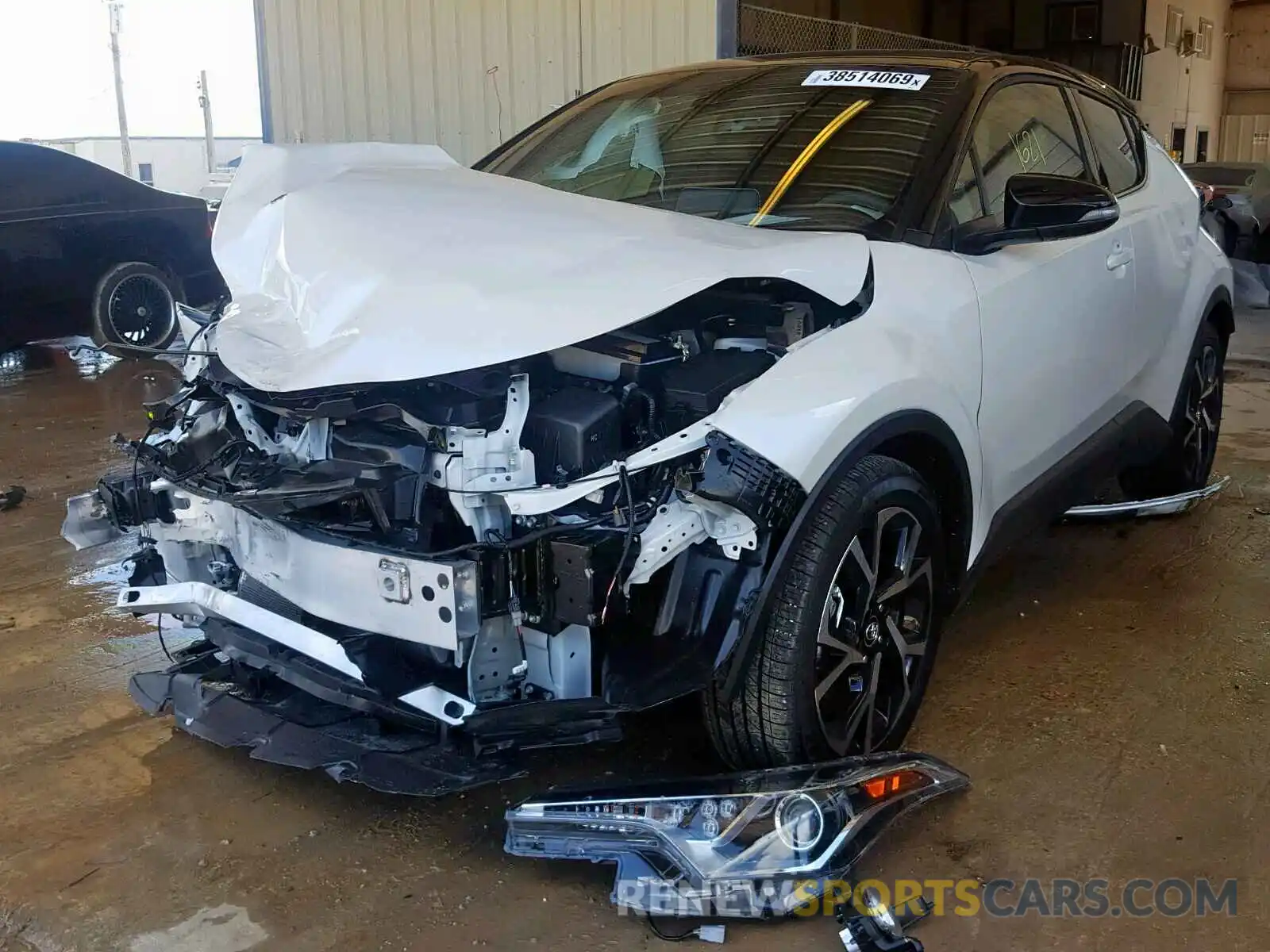 2 Photograph of a damaged car JTNKHMBX6K1040076 TOYOTA C-HR XLE 2019