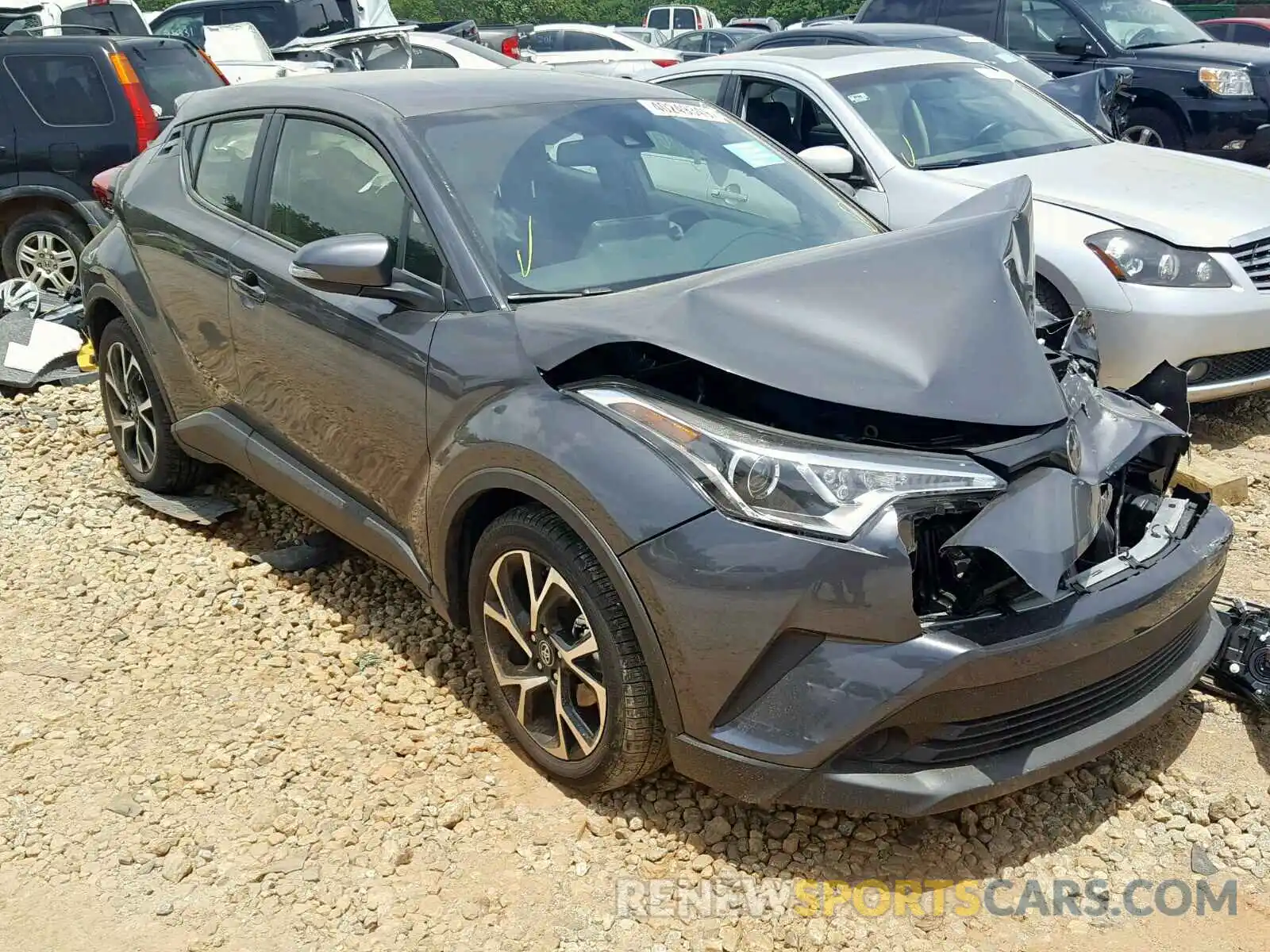 1 Фотография поврежденного автомобиля JTNKHMBXXK1033258 TOYOTA C-HR XLE 2019