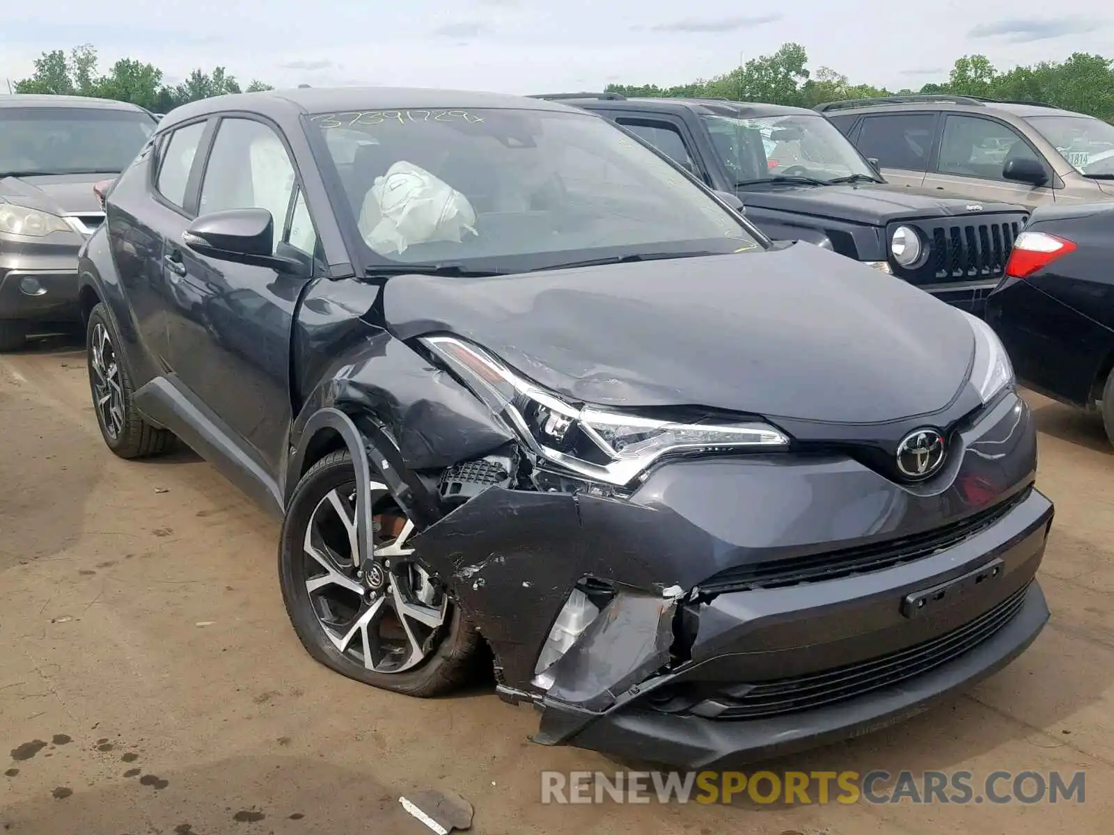 1 Photograph of a damaged car NMTKHMBX0KR075556 TOYOTA C-HR XLE 2019