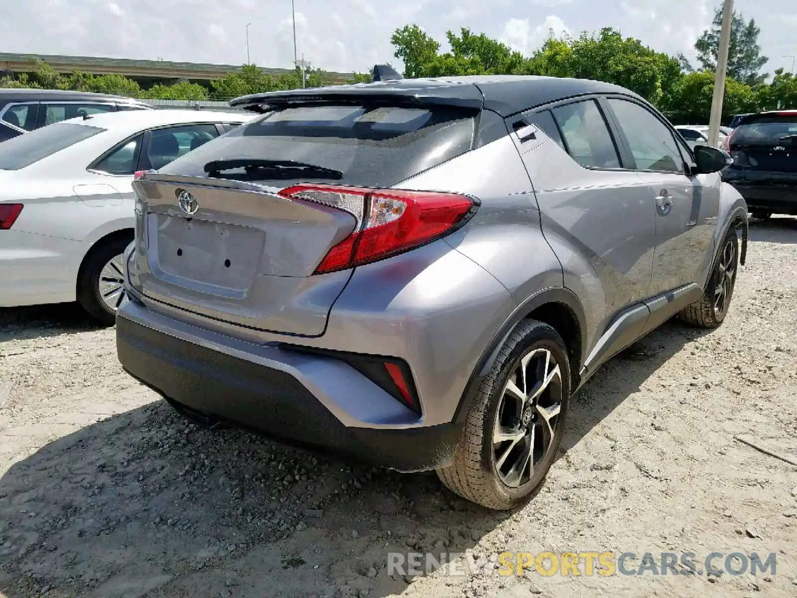 4 Photograph of a damaged car NMTKHMBX0KR091014 TOYOTA C-HR XLE 2019