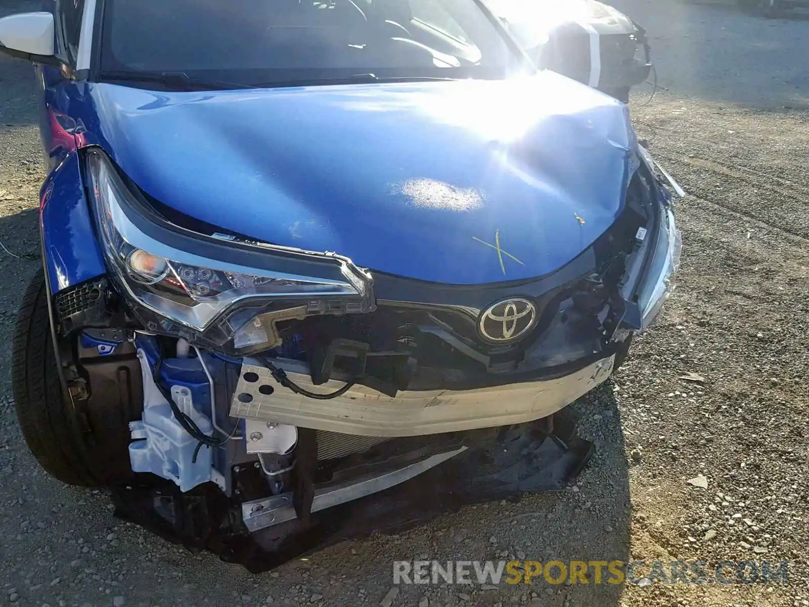 9 Photograph of a damaged car NMTKHMBX1KR083438 TOYOTA C-HR XLE 2019