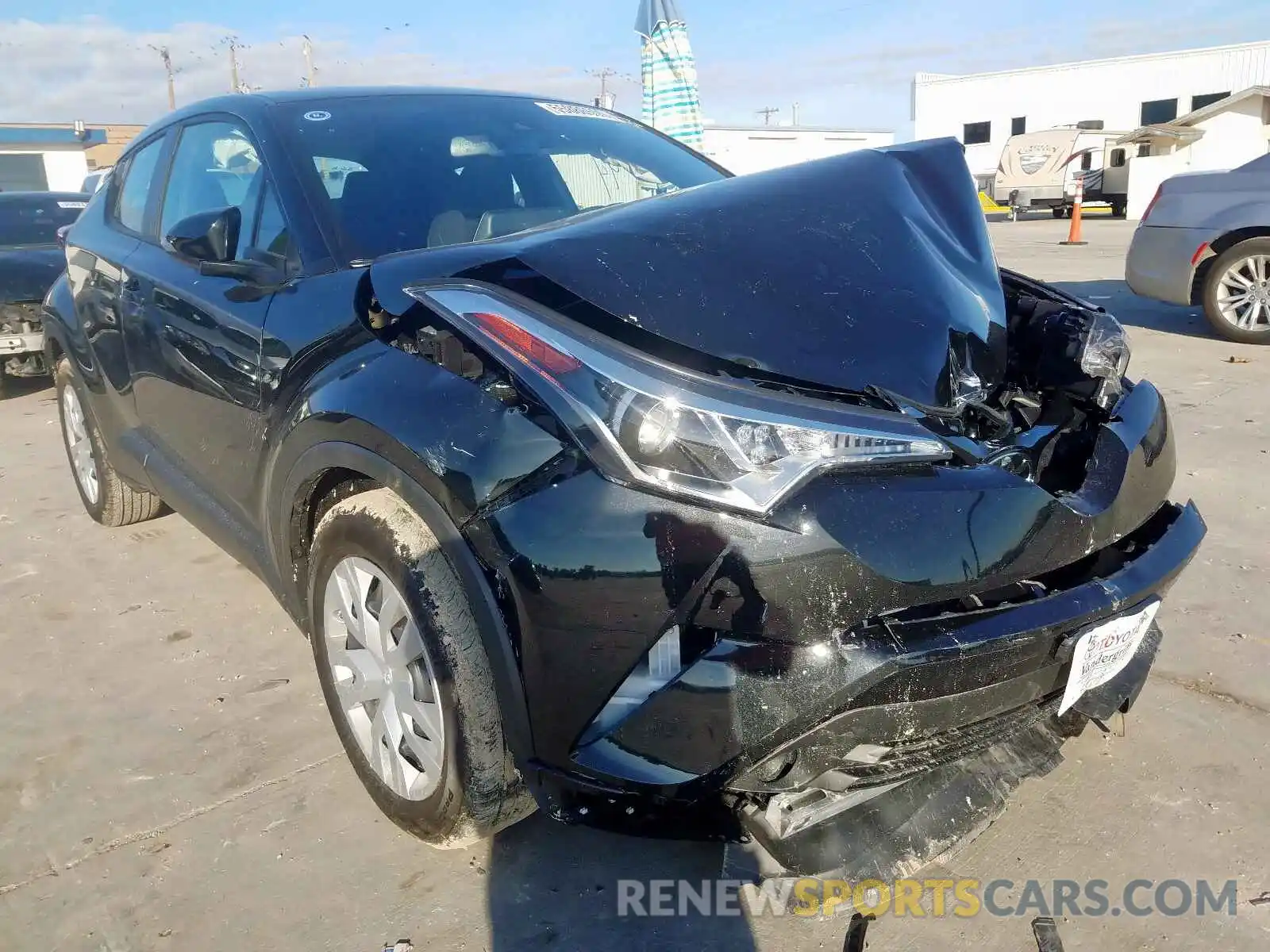 1 Photograph of a damaged car NMTKHMBX1KR098926 TOYOTA C-HR XLE 2019