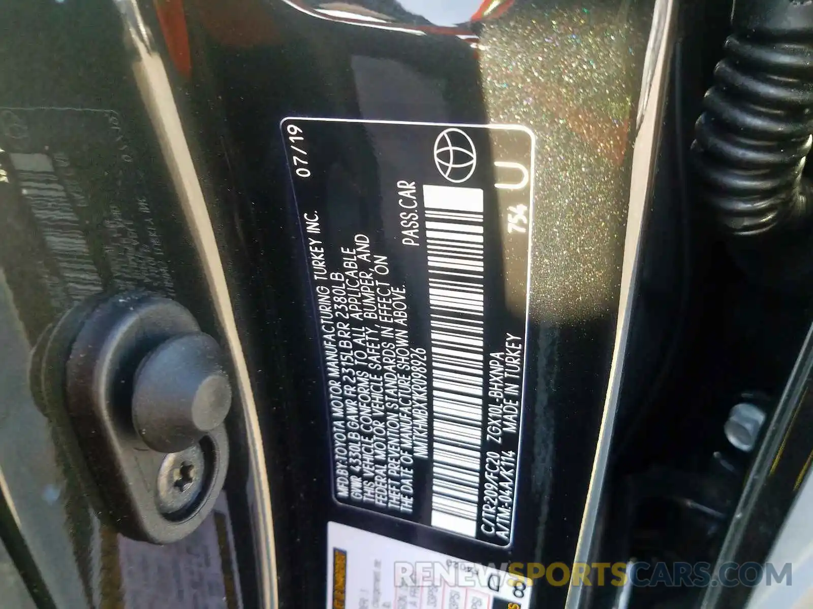 10 Photograph of a damaged car NMTKHMBX1KR098926 TOYOTA C-HR XLE 2019