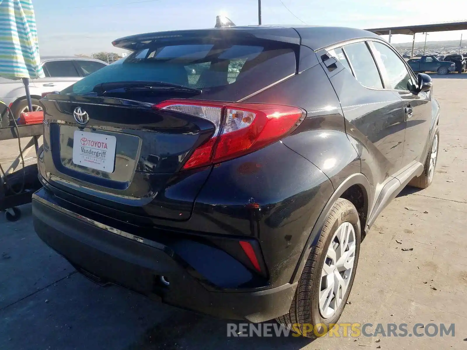 4 Photograph of a damaged car NMTKHMBX1KR098926 TOYOTA C-HR XLE 2019