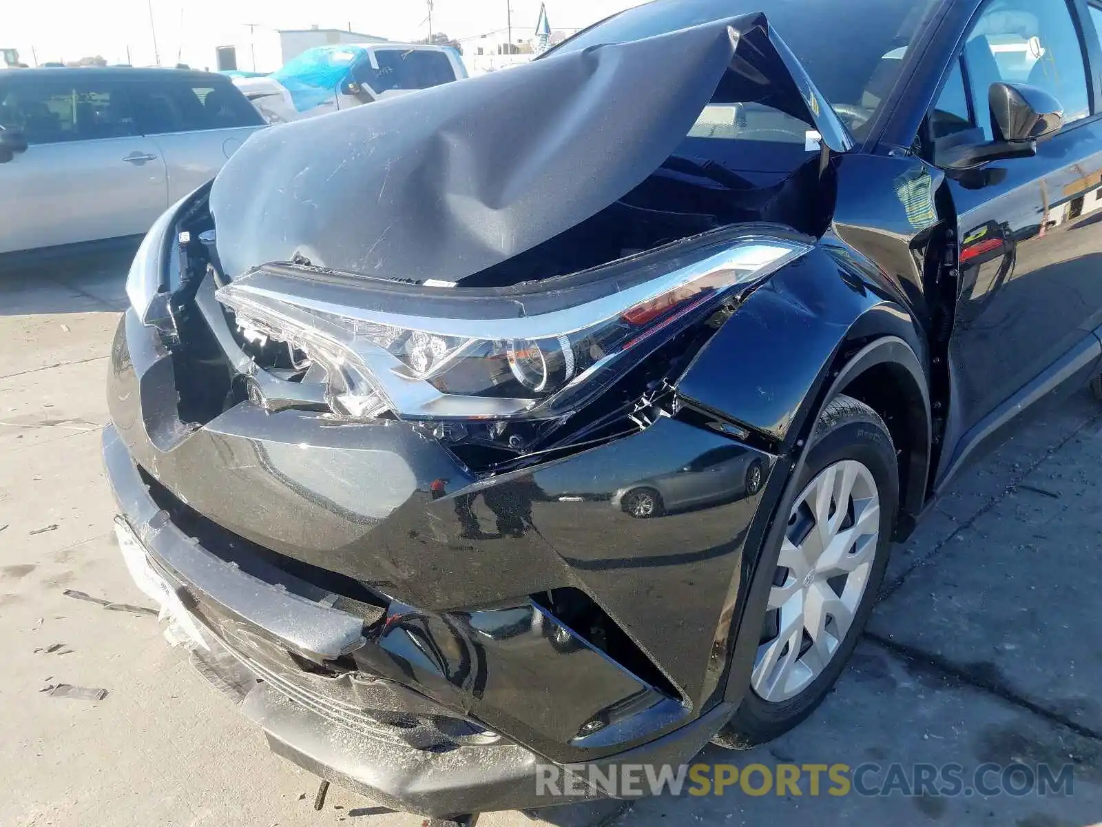 9 Photograph of a damaged car NMTKHMBX1KR098926 TOYOTA C-HR XLE 2019