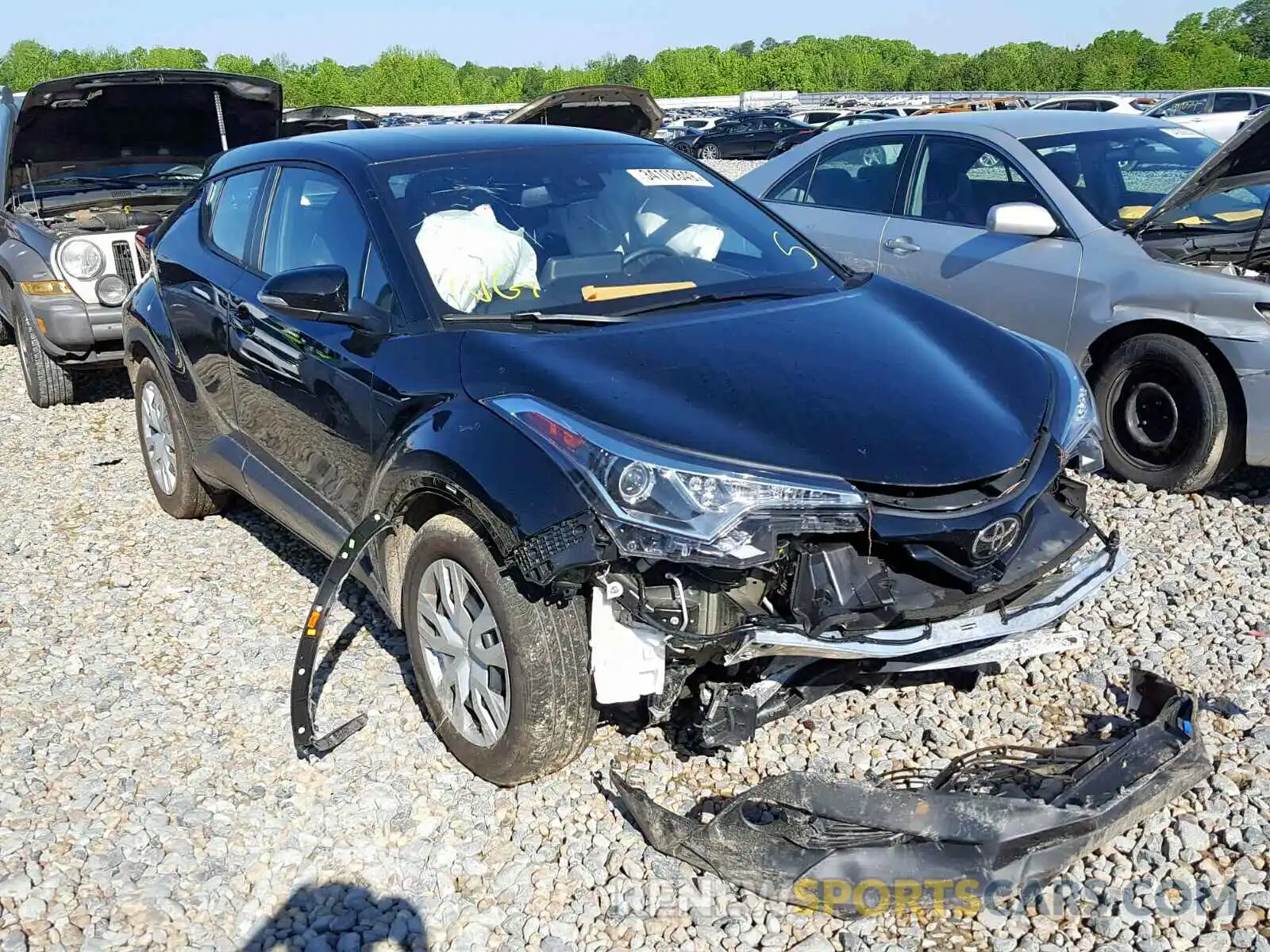 1 Фотография поврежденного автомобиля NMTKHMBX6KR080034 TOYOTA C-HR XLE 2019