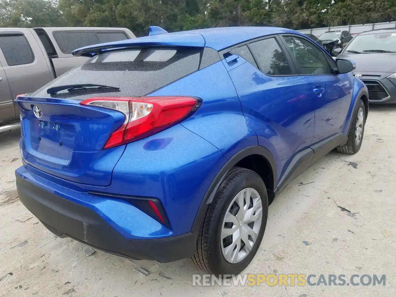 4 Photograph of a damaged car NMTKHMBX7KR098686 TOYOTA C-HR XLE 2019