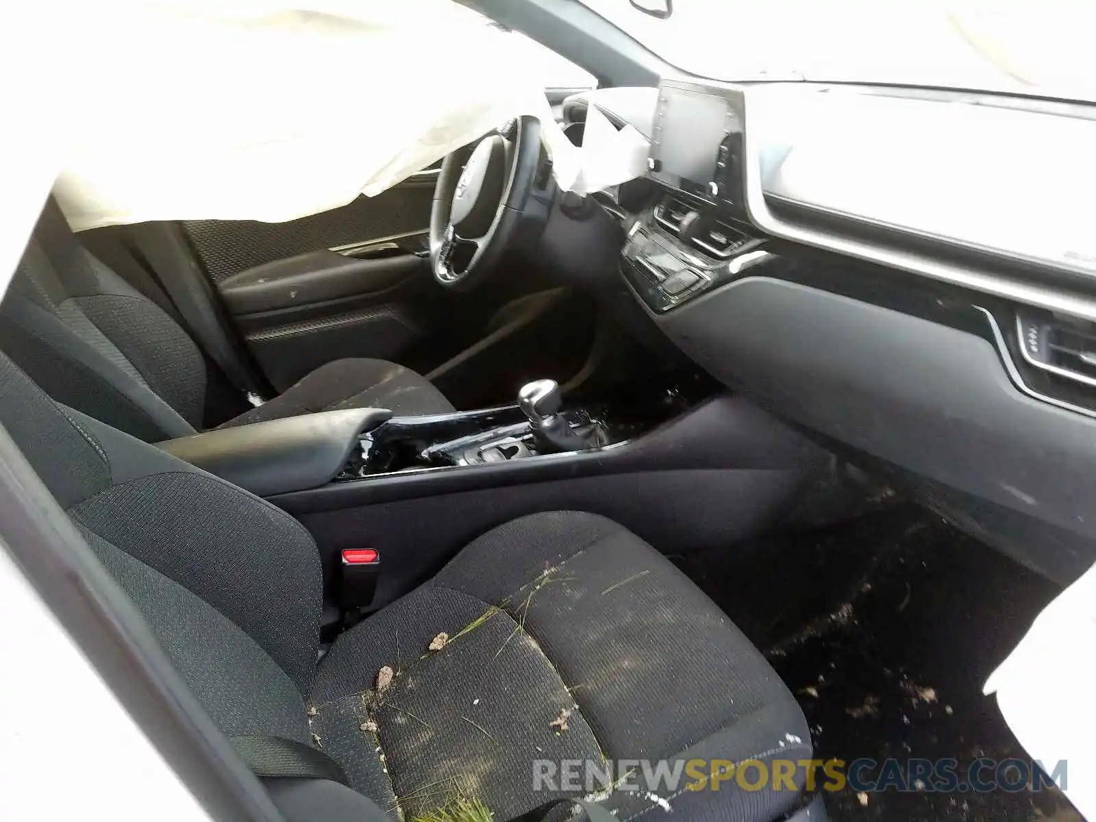 5 Photograph of a damaged car NMTKHMBXXKR085432 TOYOTA C-HR XLE 2019