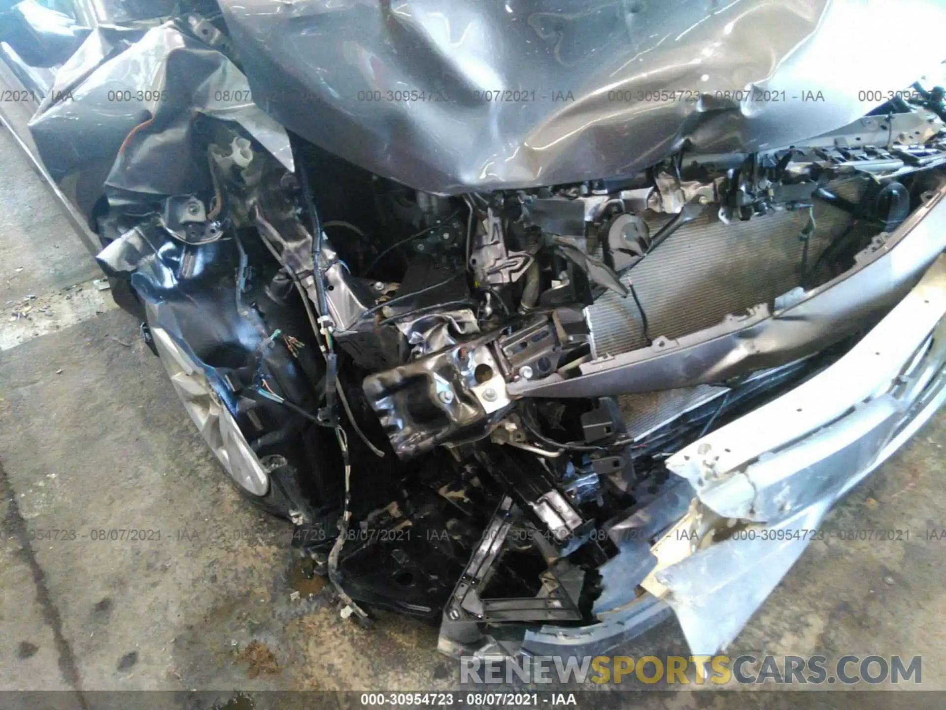 6 Photograph of a damaged car 000B11HK1KU215105 TOYOTA CAMRY 2019