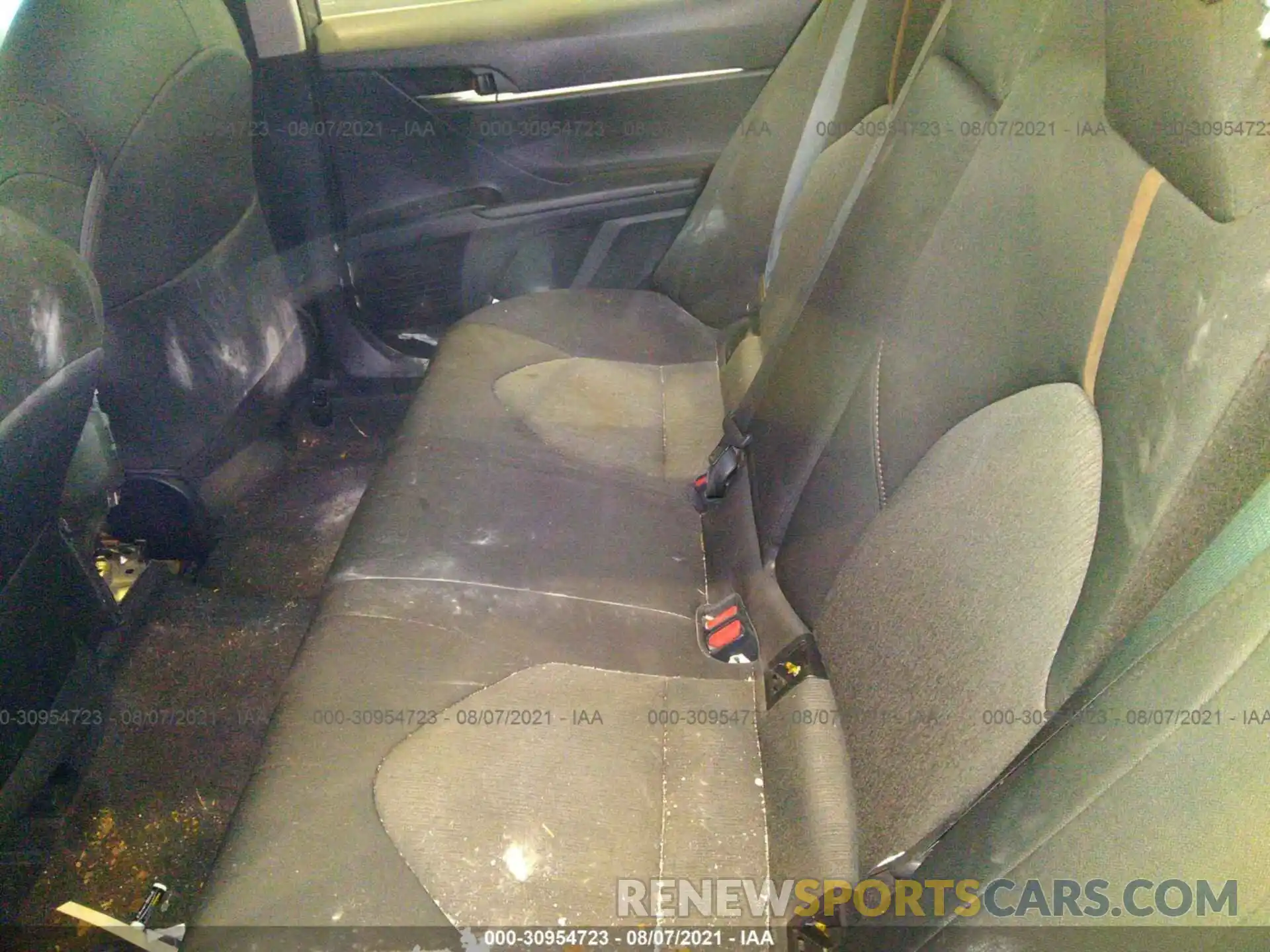 8 Photograph of a damaged car 000B11HK1KU215105 TOYOTA CAMRY 2019