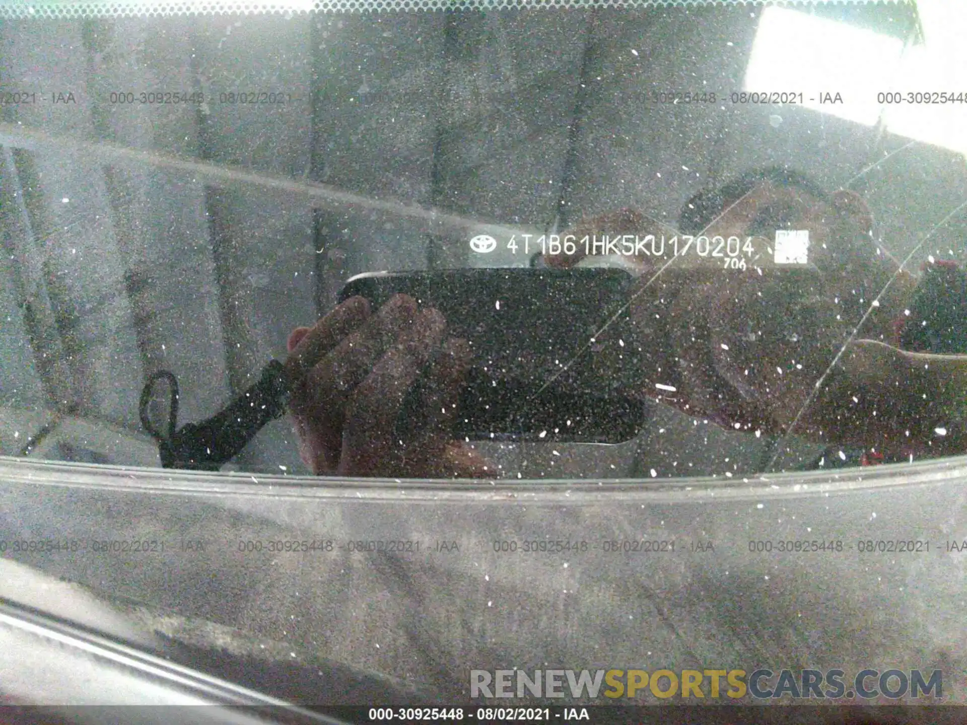 9 Photograph of a damaged car 000B61HK5KU170204 TOYOTA CAMRY 2019