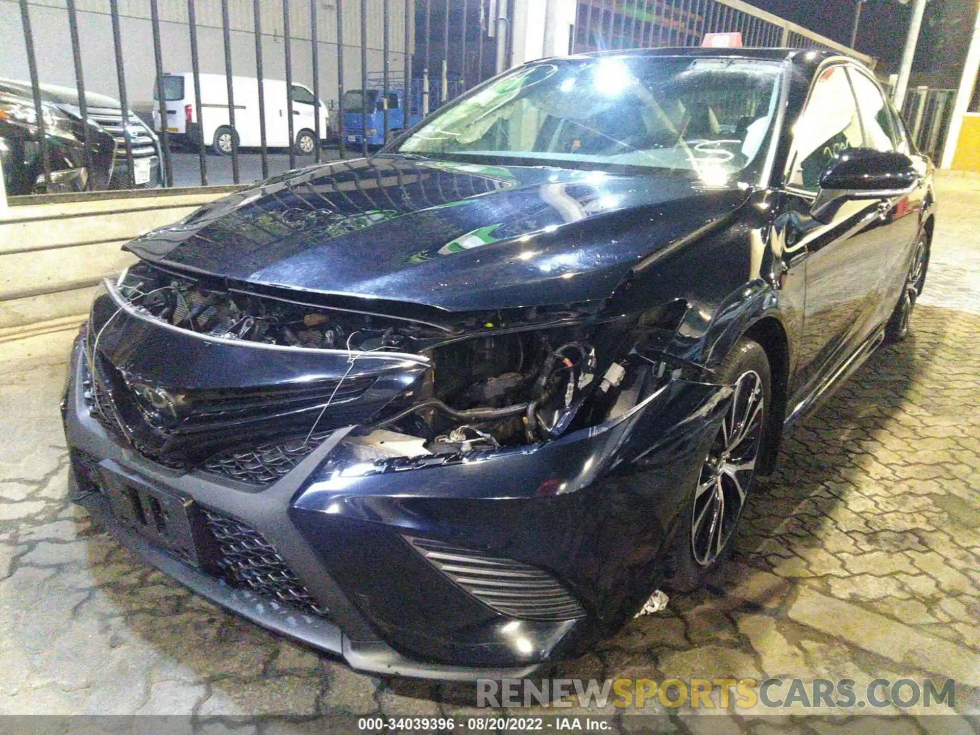 2 Photograph of a damaged car 001B11HKXKU685469 TOYOTA CAMRY 2019