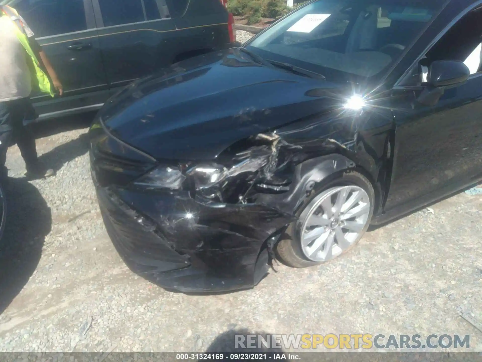 6 Photograph of a damaged car 4T1B11HK0K4772040 TOYOTA CAMRY 2019