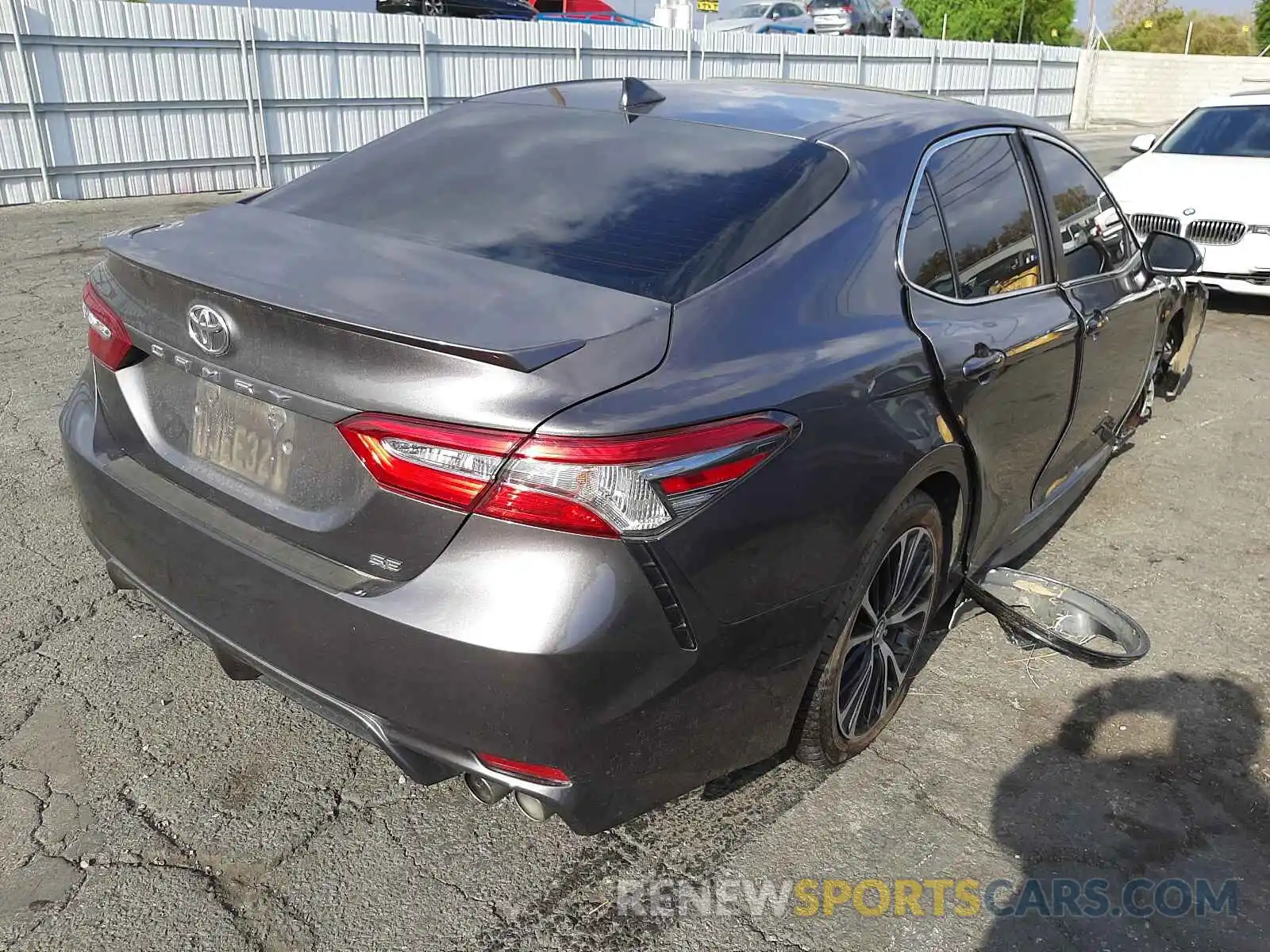 4 Фотография поврежденного автомобиля 4T1B11HK0KU159772 TOYOTA CAMRY 2019