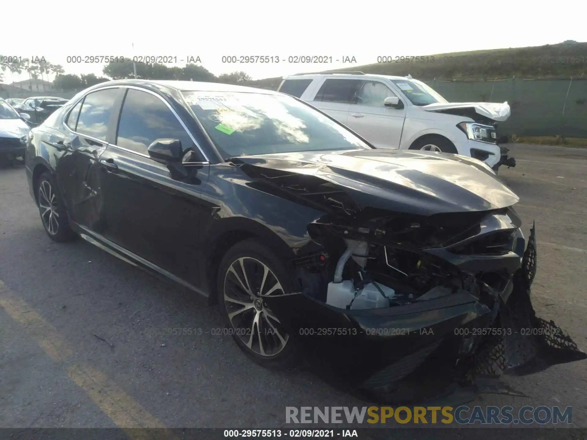 1 Photograph of a damaged car 4T1B11HK0KU159920 TOYOTA CAMRY 2019