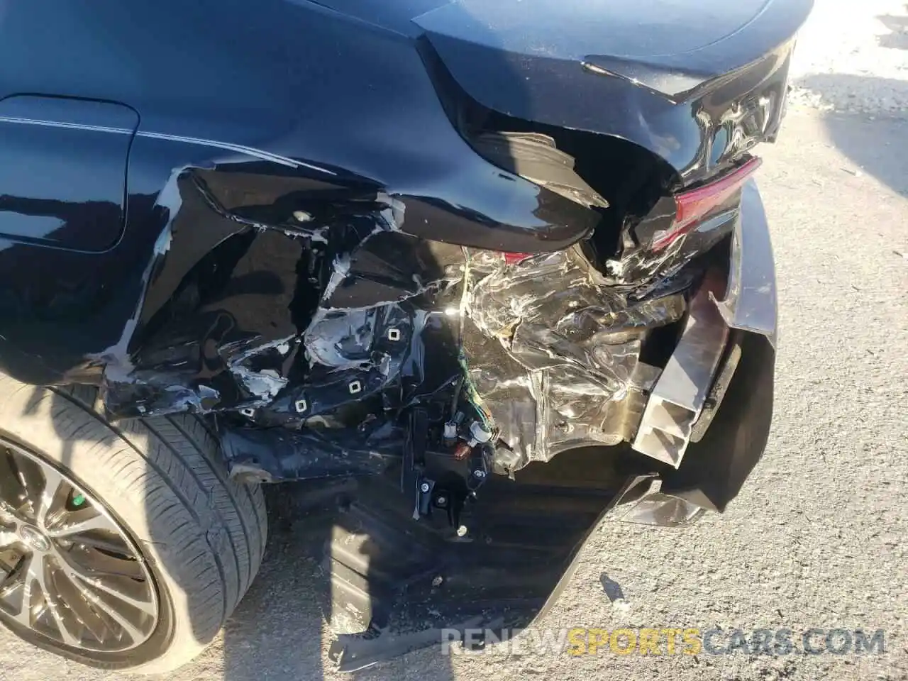 9 Photograph of a damaged car 4T1B11HK0KU161215 TOYOTA CAMRY 2019