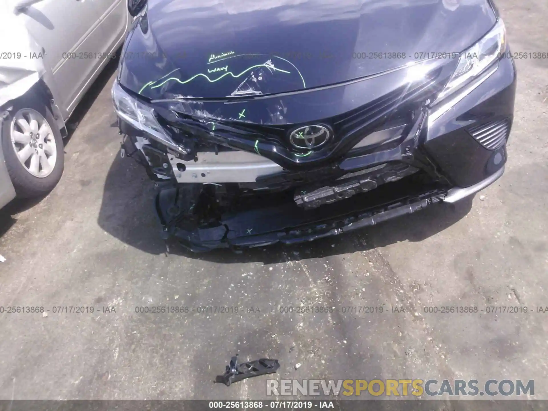 6 Photograph of a damaged car 4T1B11HK0KU162283 TOYOTA CAMRY 2019