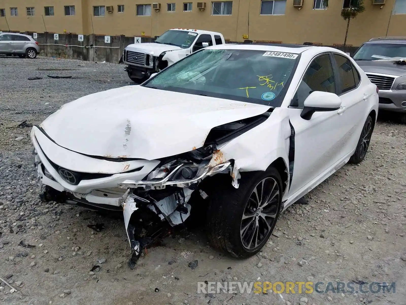 2 Photograph of a damaged car 4T1B11HK0KU162509 TOYOTA CAMRY 2019