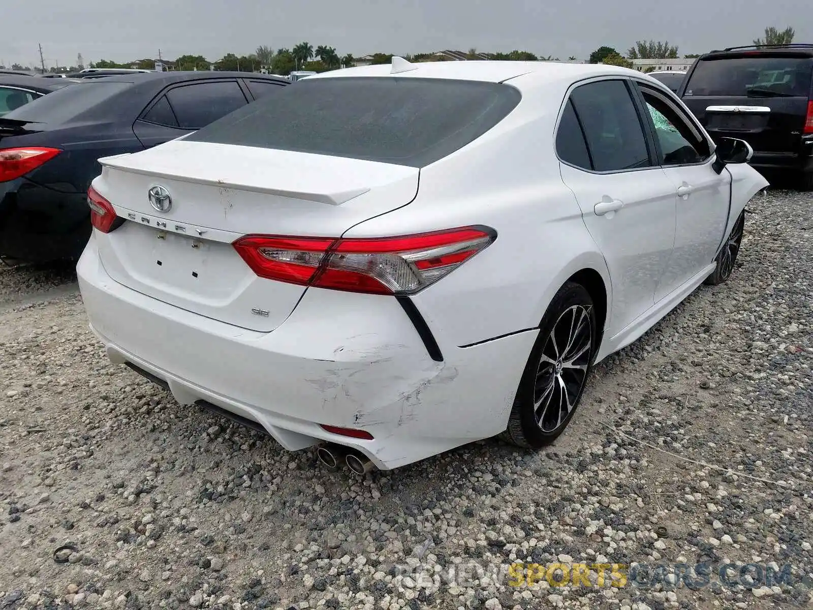 4 Фотография поврежденного автомобиля 4T1B11HK0KU162509 TOYOTA CAMRY 2019