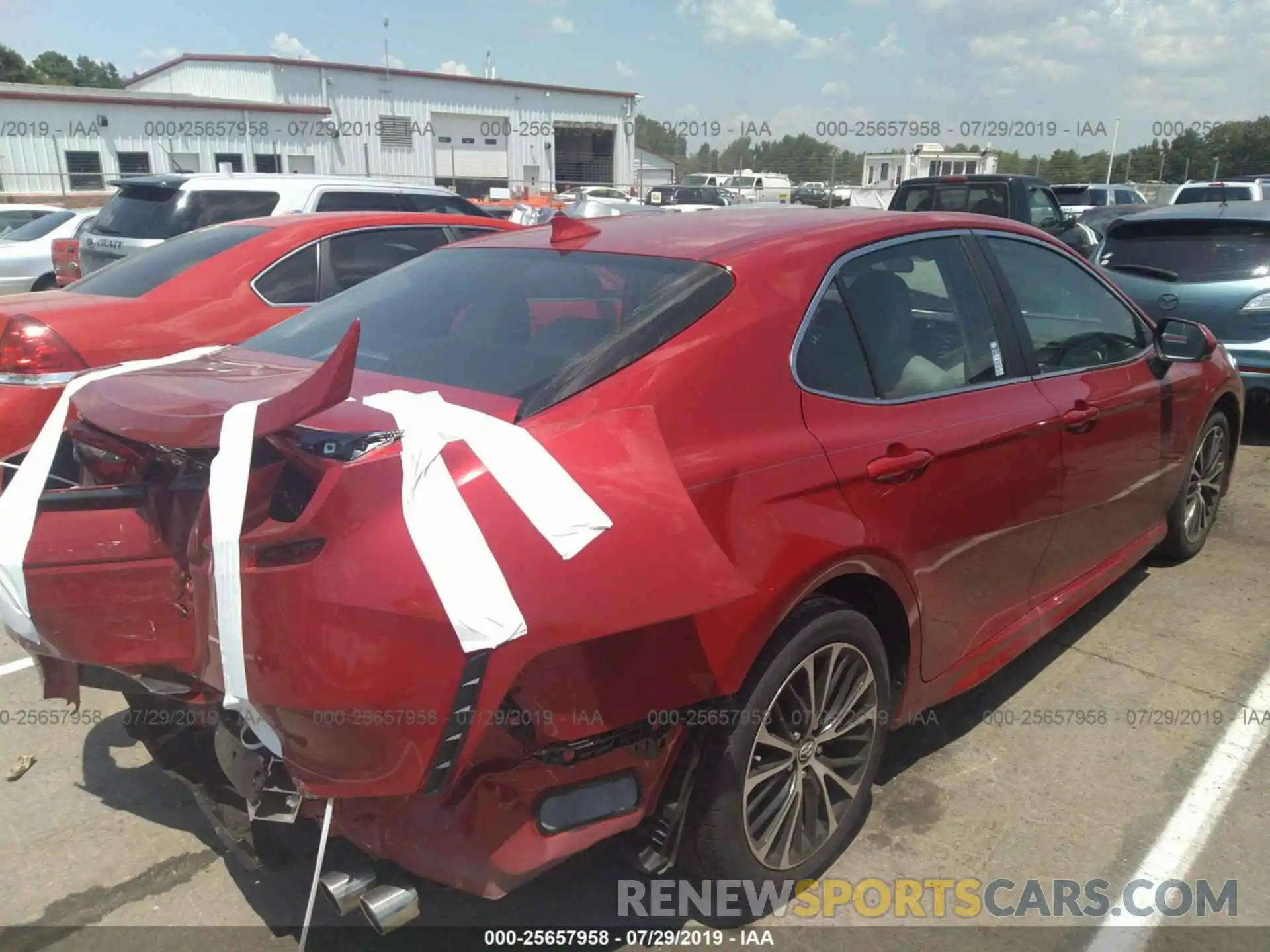 6 Photograph of a damaged car 4T1B11HK0KU162882 TOYOTA CAMRY 2019