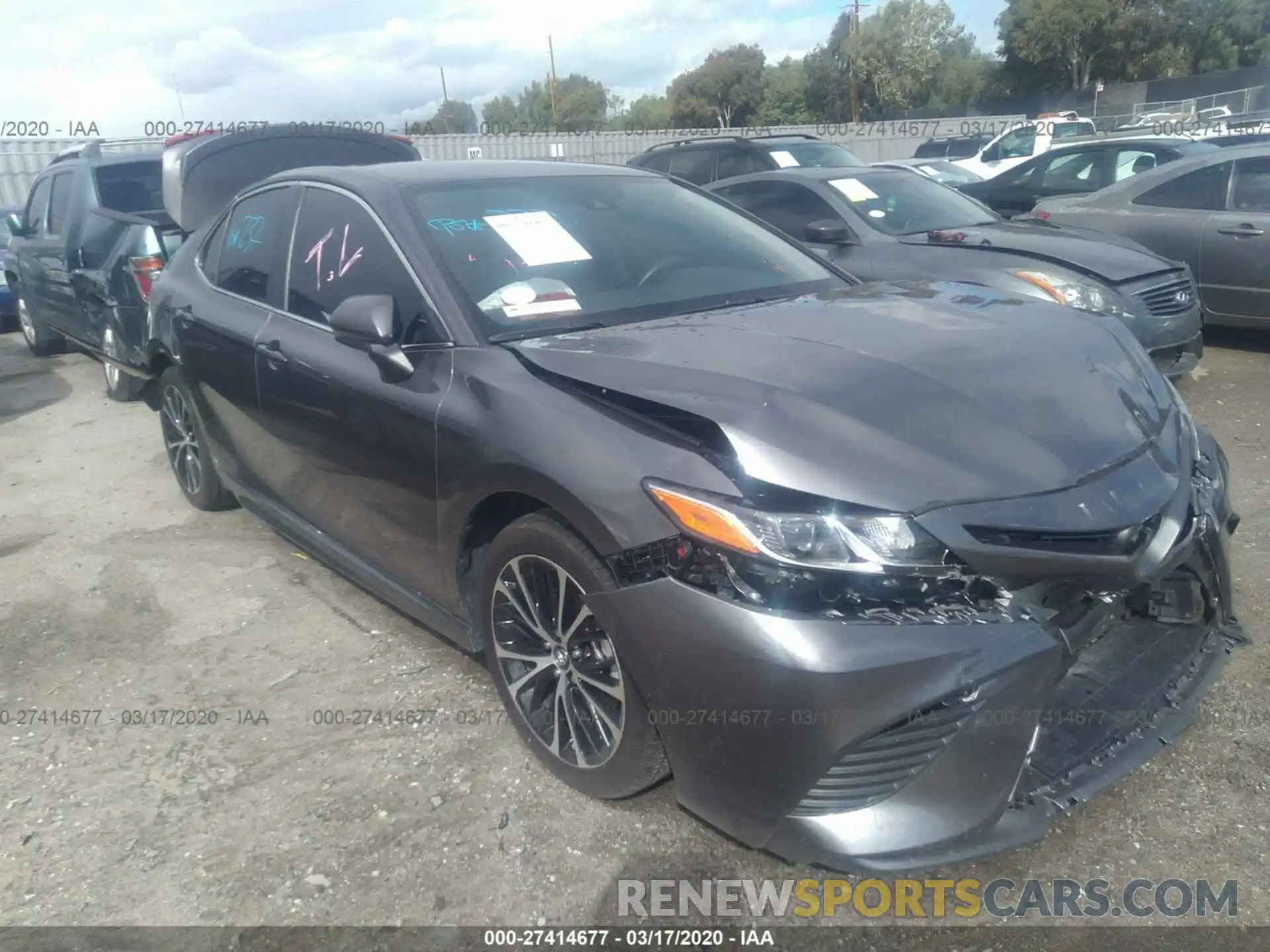 1 Photograph of a damaged car 4T1B11HK0KU163272 TOYOTA CAMRY 2019