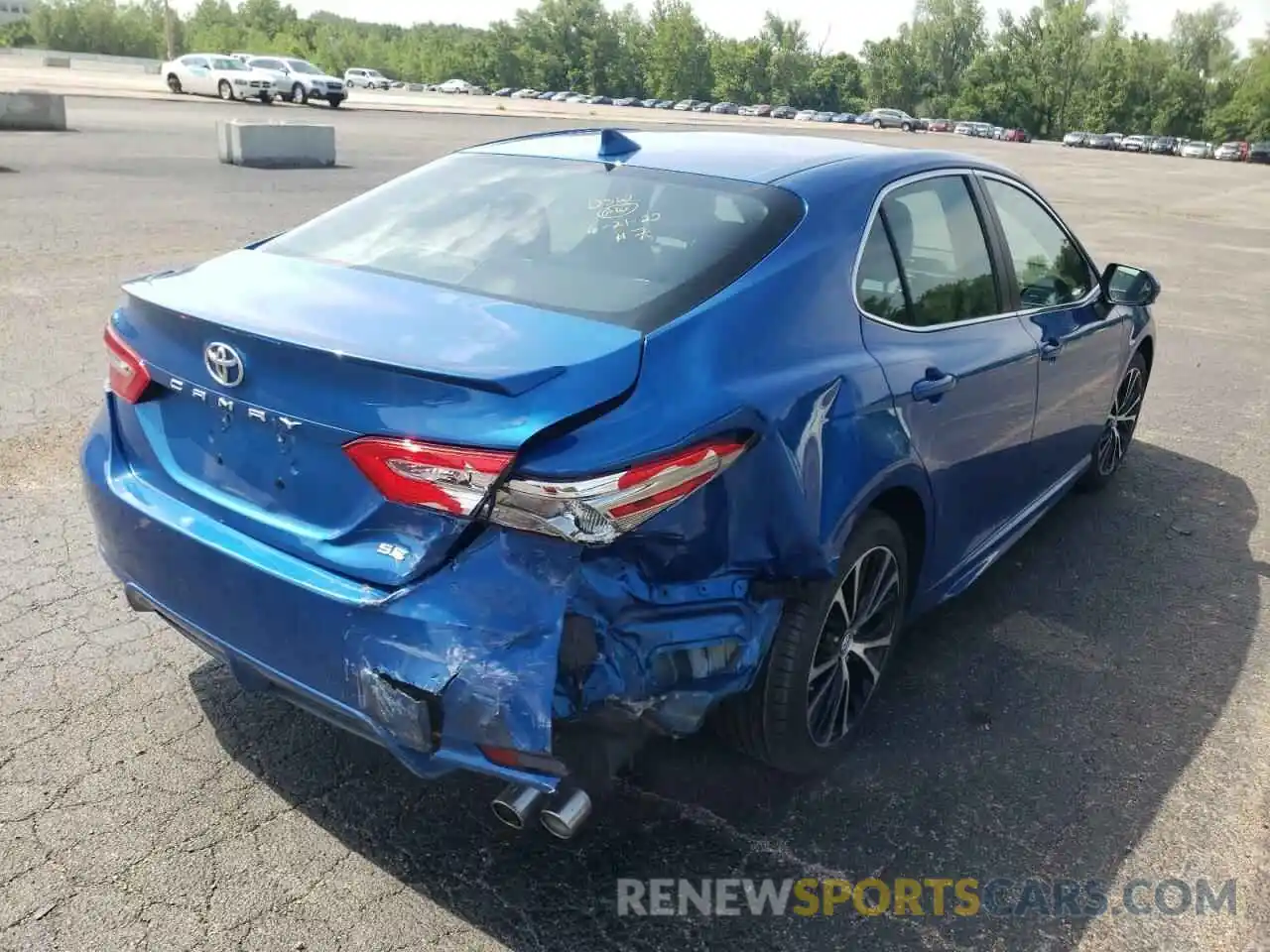 4 Photograph of a damaged car 4T1B11HK0KU164065 TOYOTA CAMRY 2019