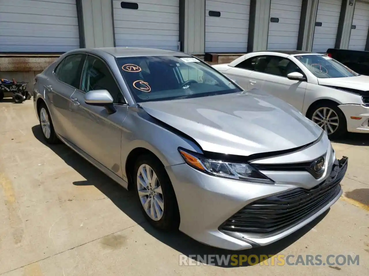 1 Photograph of a damaged car 4T1B11HK0KU165569 TOYOTA CAMRY 2019