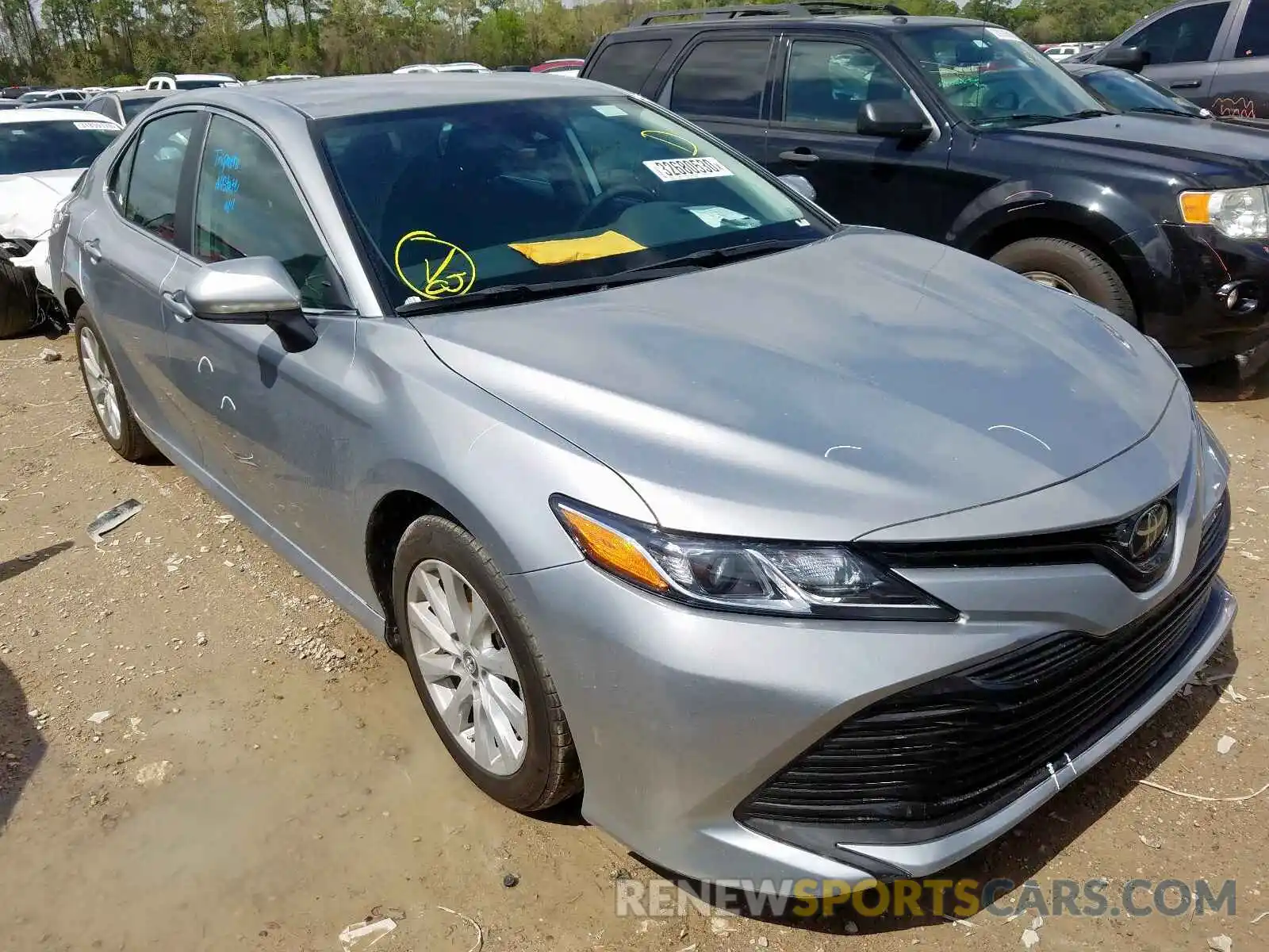 1 Photograph of a damaged car 4T1B11HK0KU165717 TOYOTA CAMRY 2019