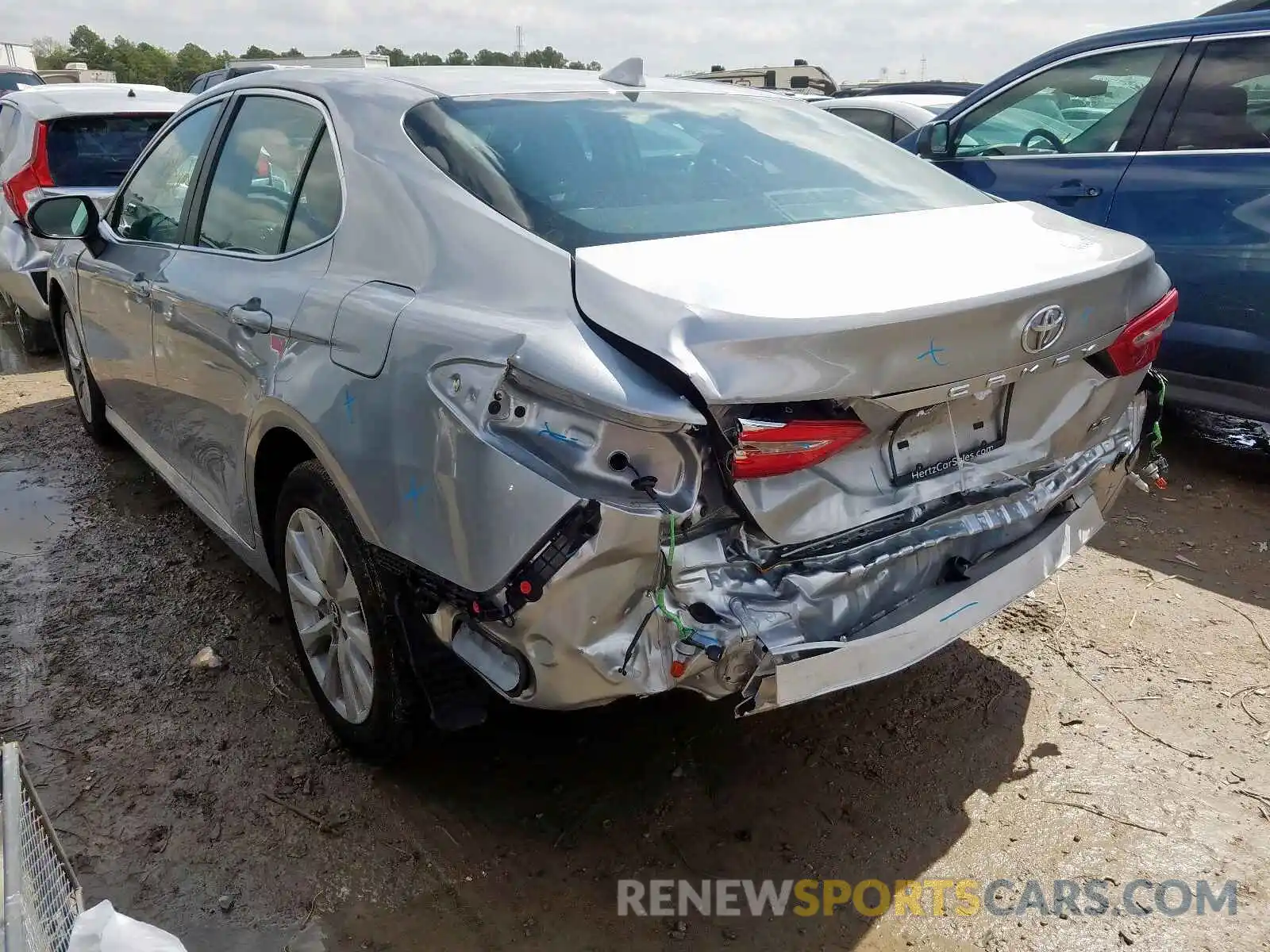 3 Photograph of a damaged car 4T1B11HK0KU165717 TOYOTA CAMRY 2019