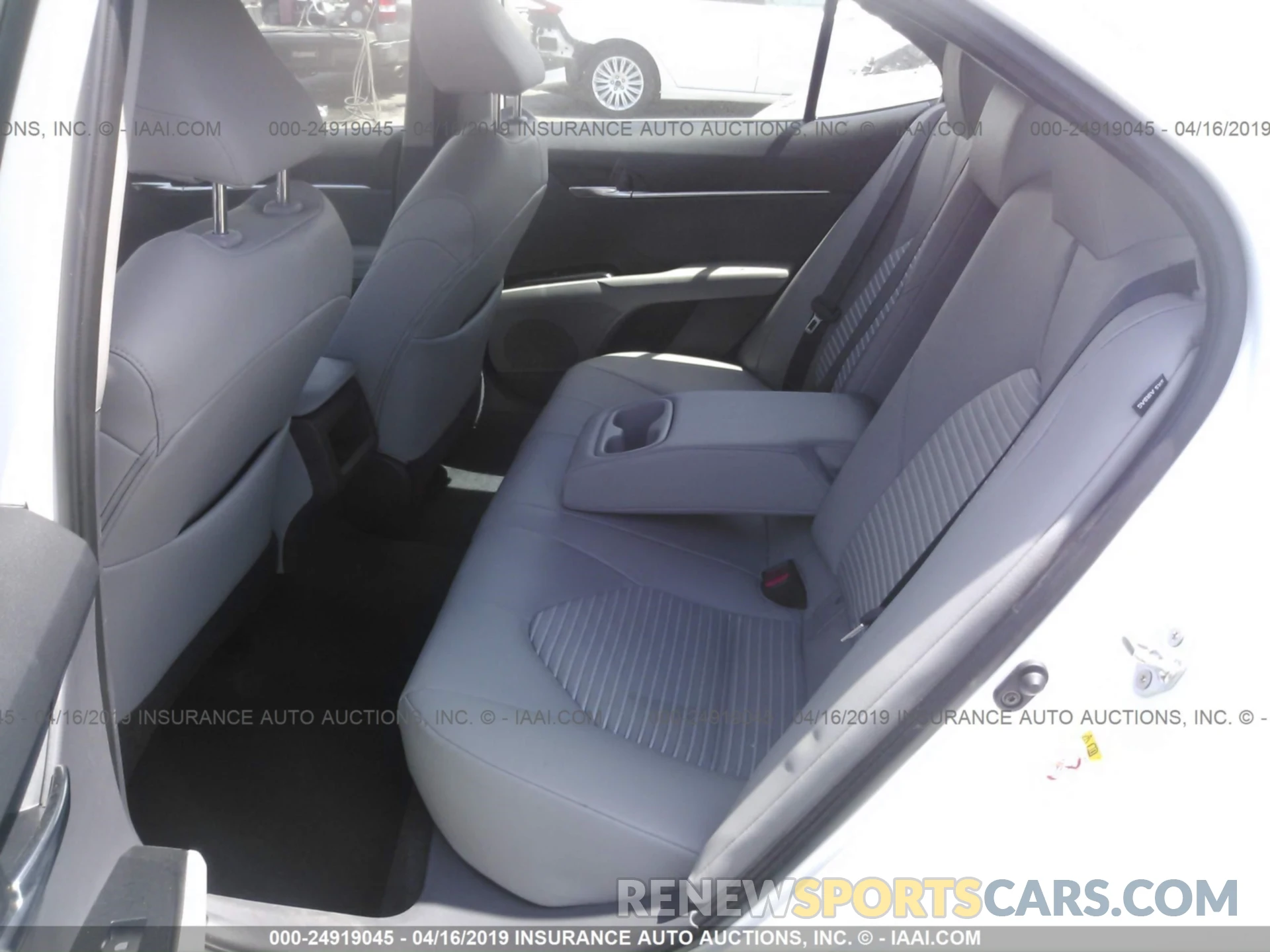 8 Фотография поврежденного автомобиля 4T1B11HK0KU166480 TOYOTA CAMRY 2019