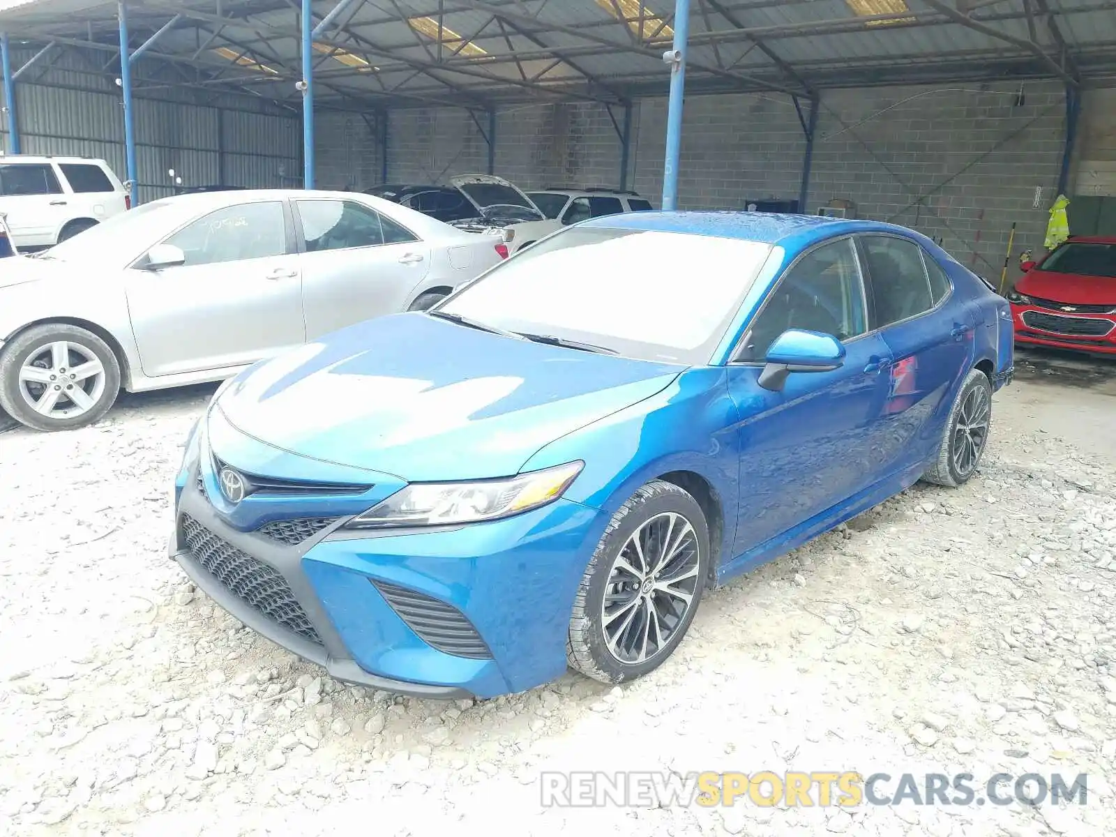 2 Фотография поврежденного автомобиля 4T1B11HK0KU166561 TOYOTA CAMRY 2019