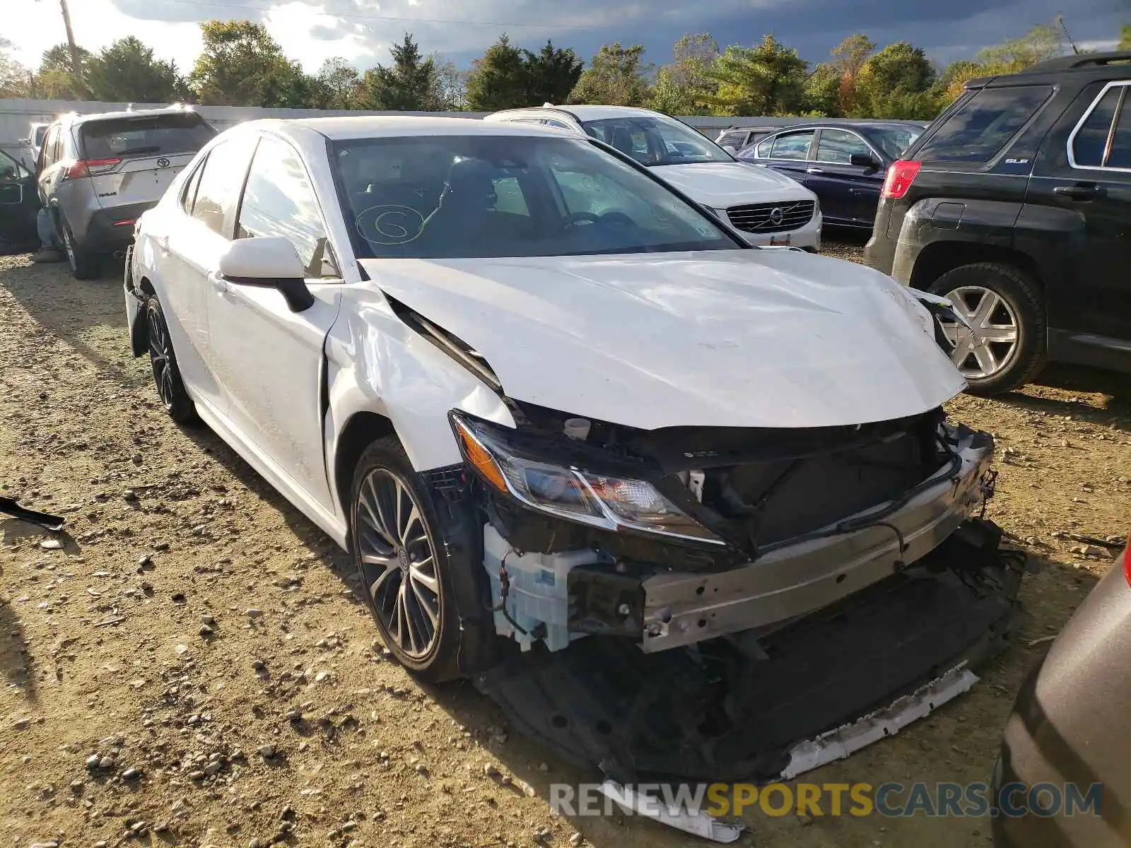 1 Photograph of a damaged car 4T1B11HK0KU169198 TOYOTA CAMRY 2019