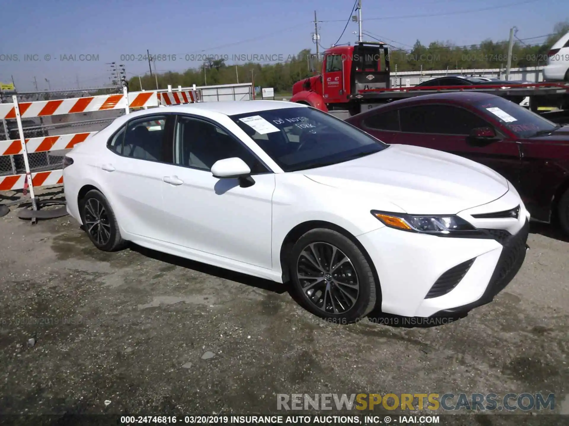 1 Photograph of a damaged car 4T1B11HK0KU169217 TOYOTA CAMRY 2019