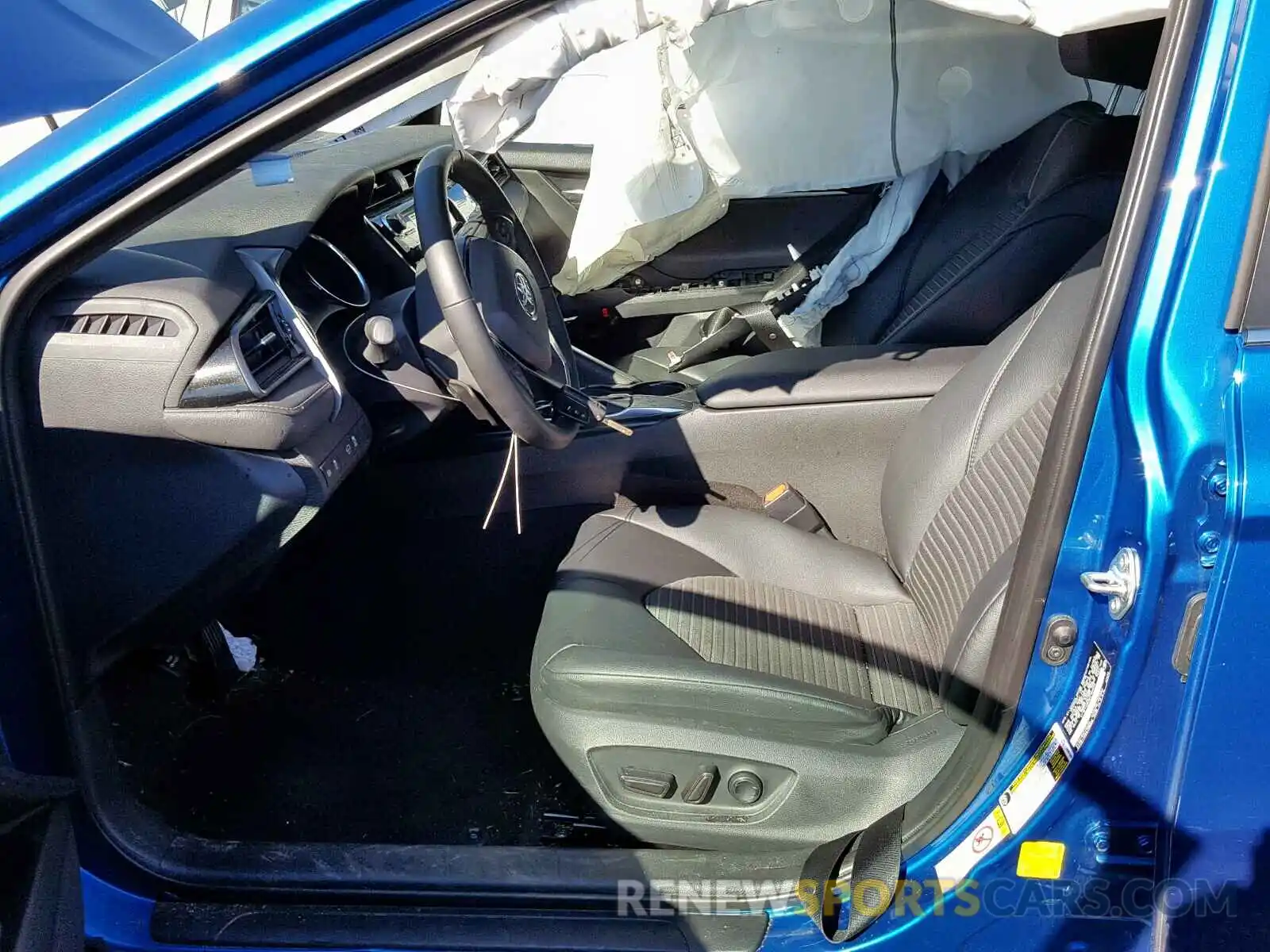 5 Photograph of a damaged car 4T1B11HK0KU169539 TOYOTA CAMRY 2019