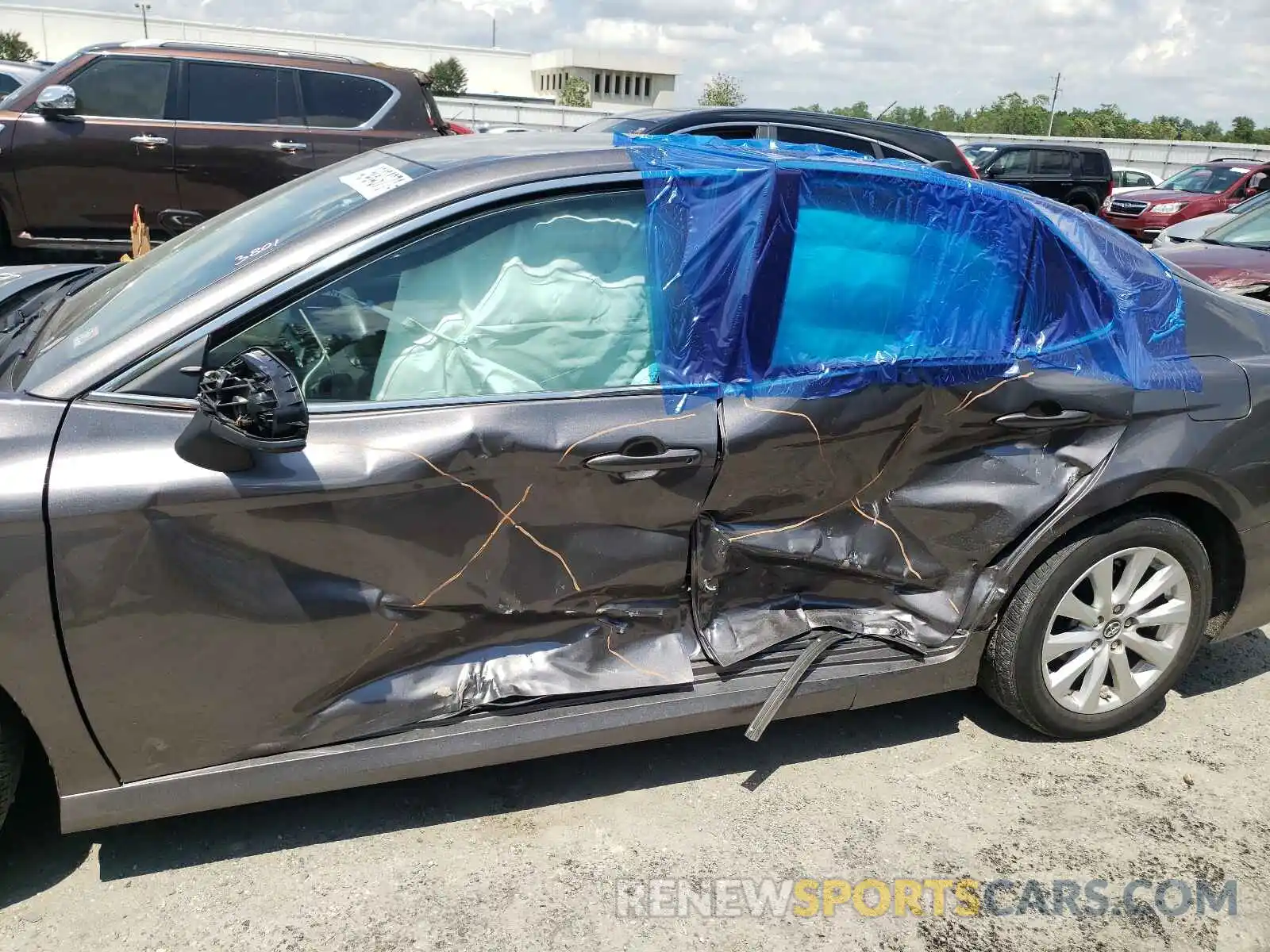 9 Photograph of a damaged car 4T1B11HK0KU170450 TOYOTA CAMRY 2019