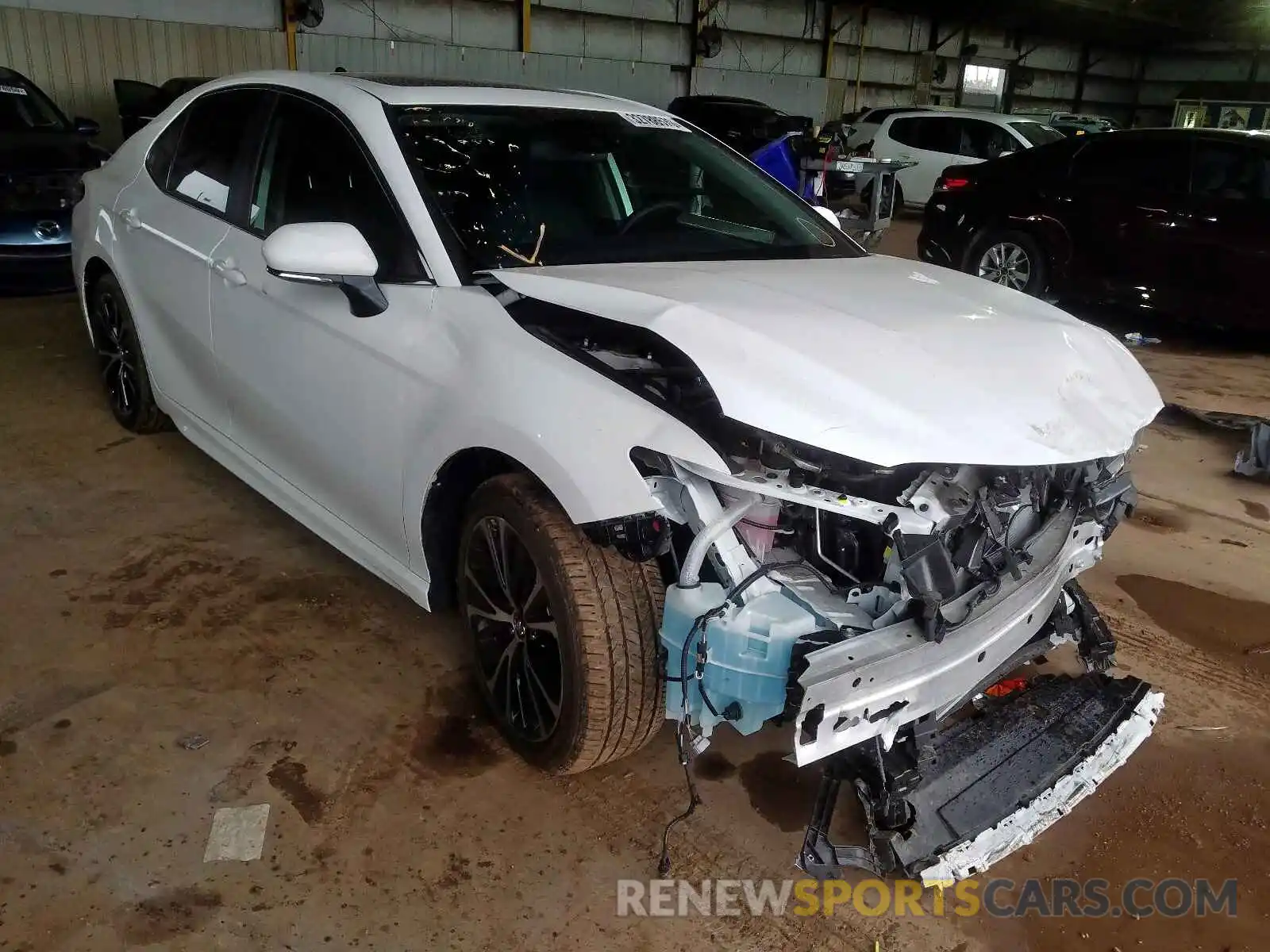 1 Photograph of a damaged car 4T1B11HK0KU174465 TOYOTA CAMRY 2019