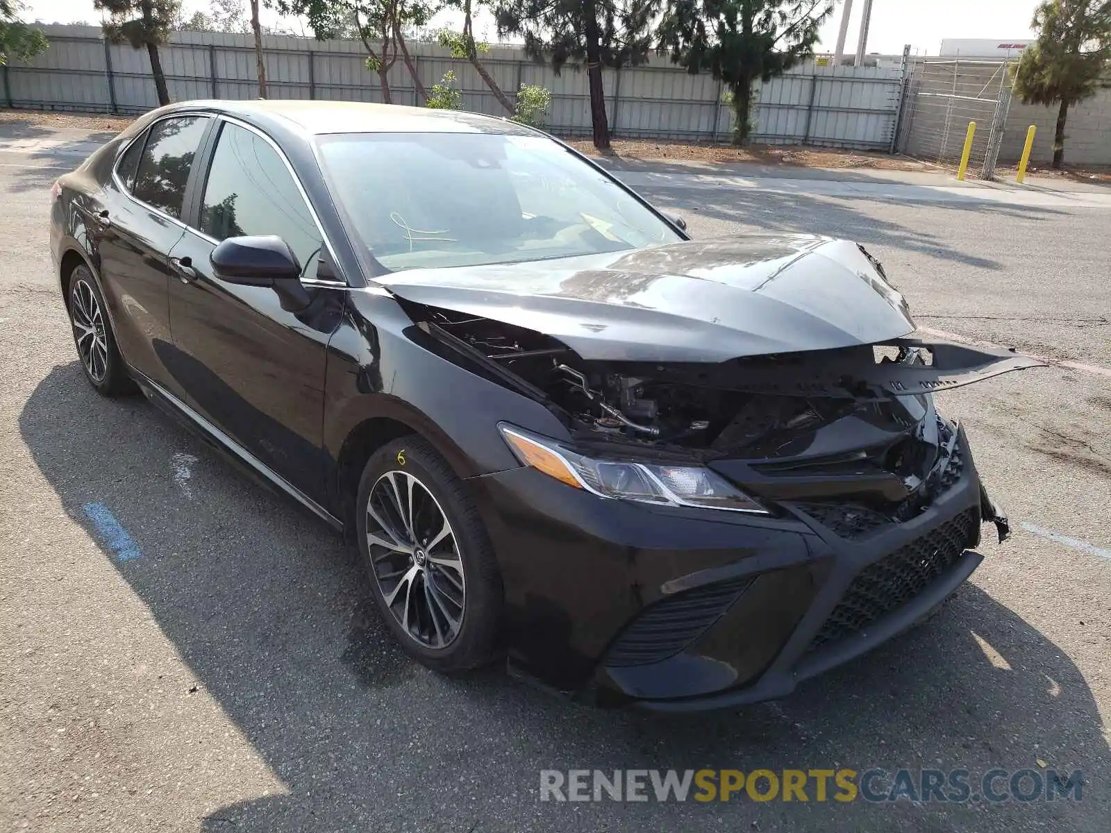 1 Photograph of a damaged car 4T1B11HK0KU174742 TOYOTA CAMRY 2019