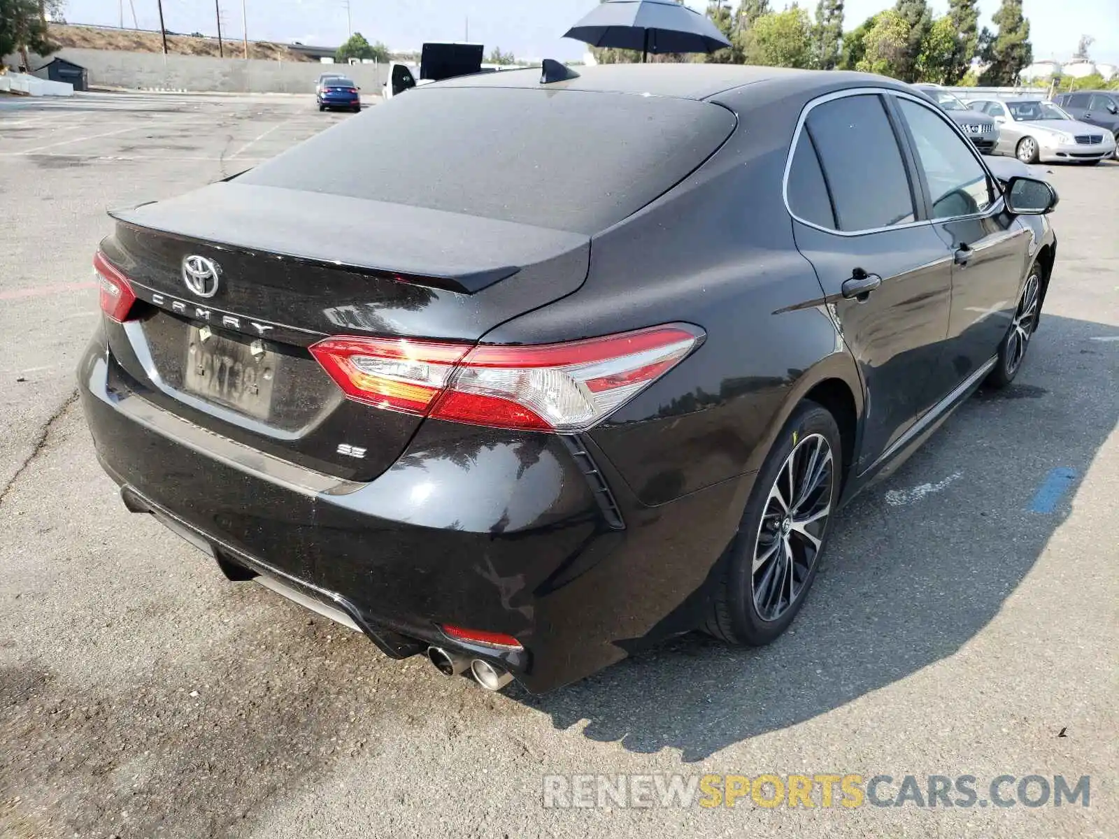 4 Photograph of a damaged car 4T1B11HK0KU174742 TOYOTA CAMRY 2019