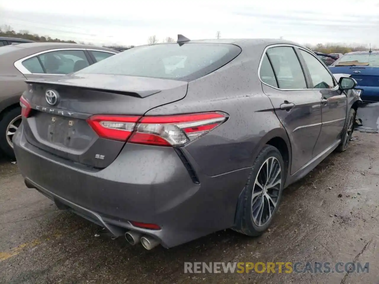 4 Photograph of a damaged car 4T1B11HK0KU175308 TOYOTA CAMRY 2019