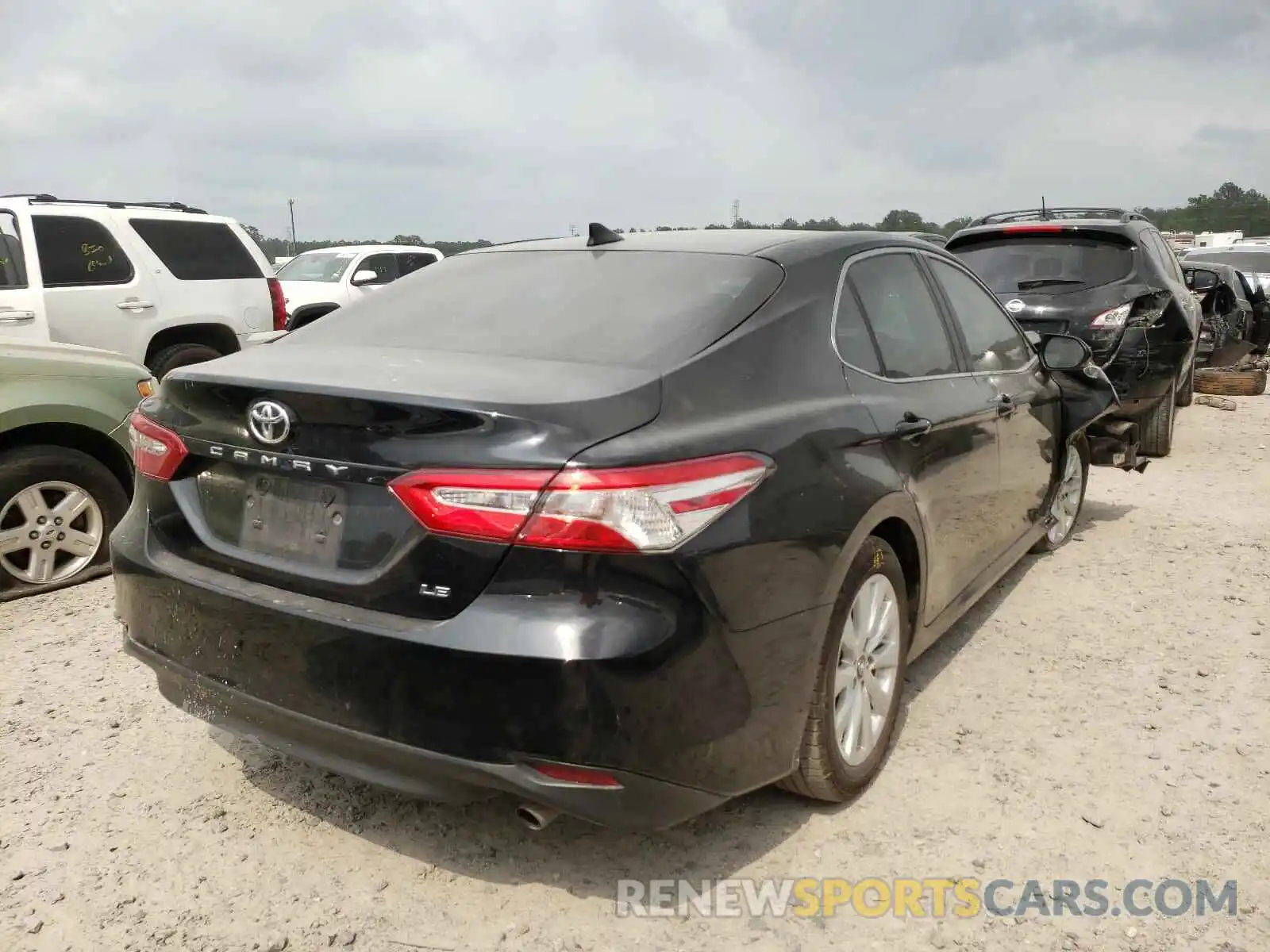 4 Photograph of a damaged car 4T1B11HK0KU176832 TOYOTA CAMRY 2019