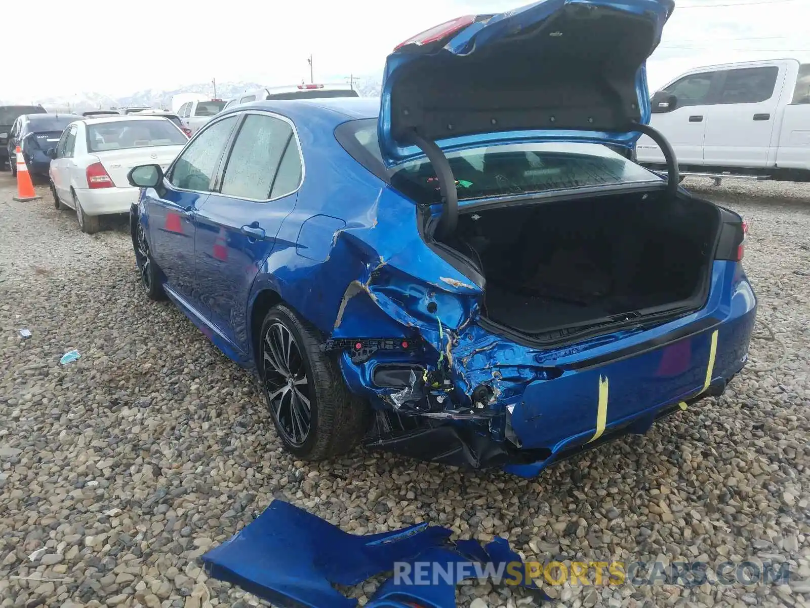 3 Photograph of a damaged car 4T1B11HK0KU178662 TOYOTA CAMRY 2019