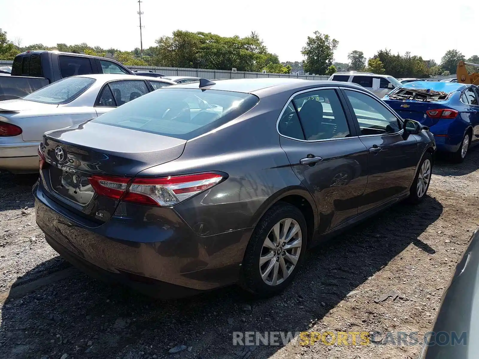 4 Photograph of a damaged car 4T1B11HK0KU181044 TOYOTA CAMRY 2019