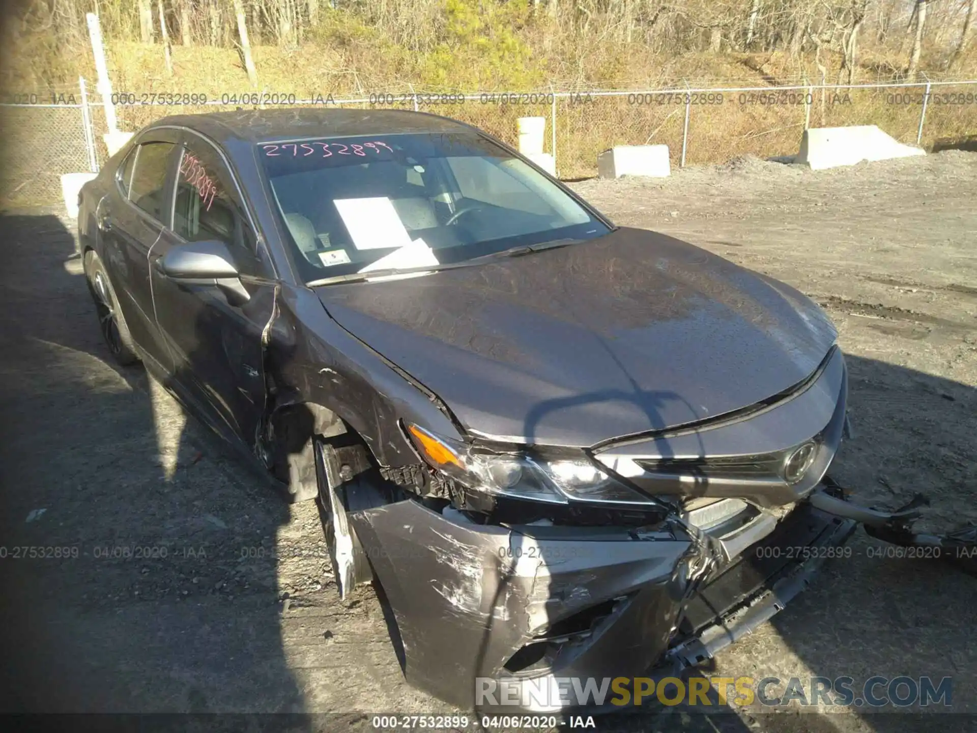 1 Photograph of a damaged car 4T1B11HK0KU182632 TOYOTA CAMRY 2019