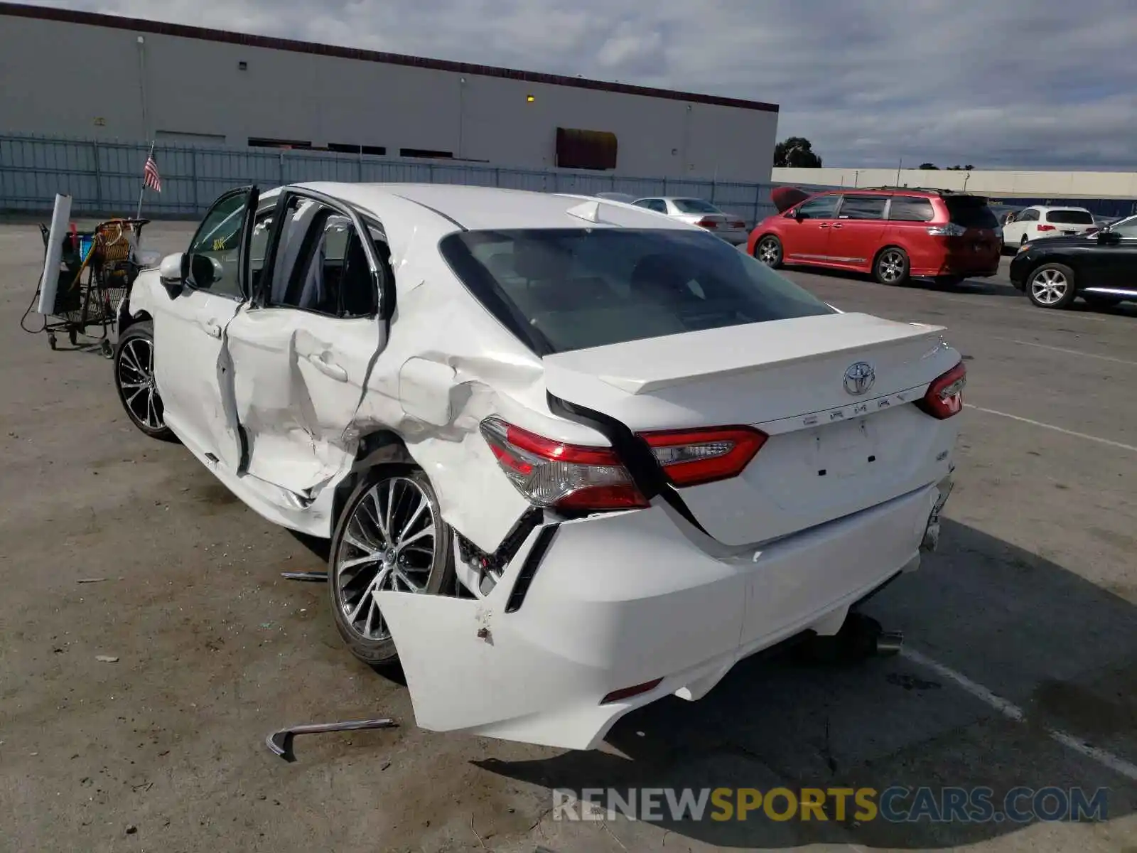 3 Photograph of a damaged car 4T1B11HK0KU183117 TOYOTA CAMRY 2019