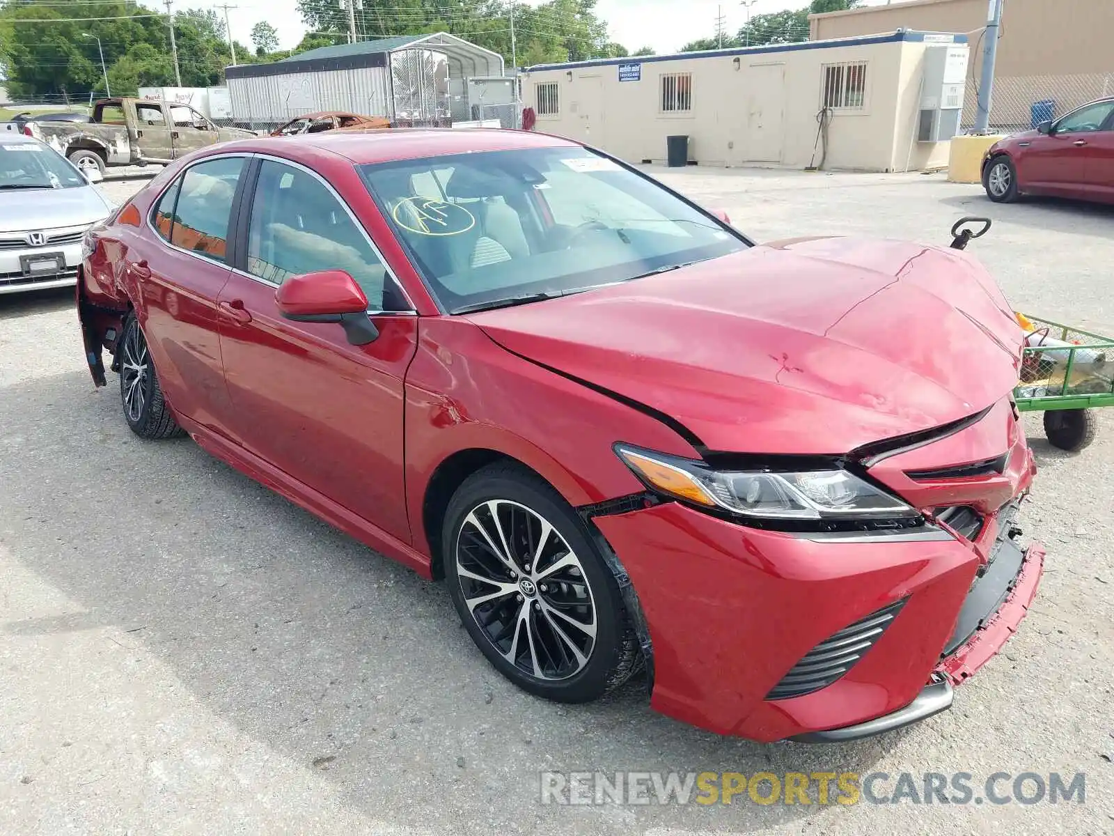 1 Photograph of a damaged car 4T1B11HK0KU183439 TOYOTA CAMRY 2019