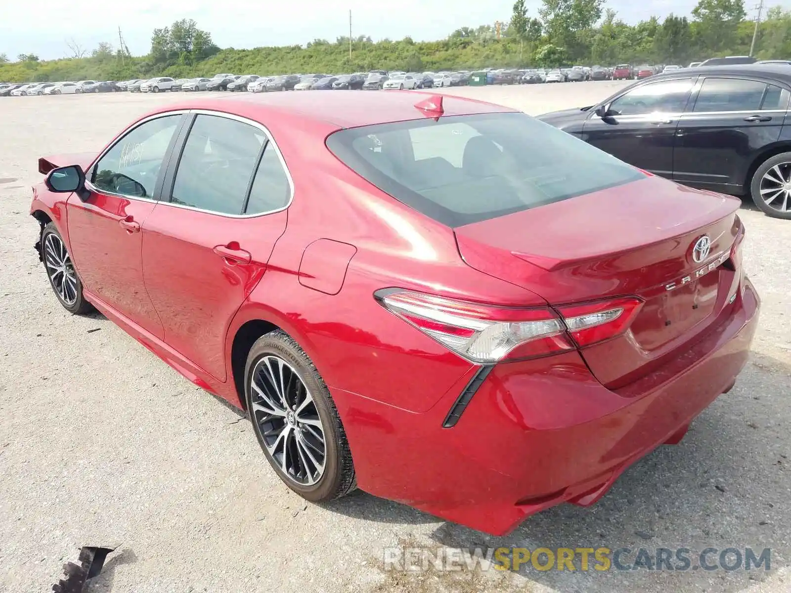 3 Photograph of a damaged car 4T1B11HK0KU183439 TOYOTA CAMRY 2019