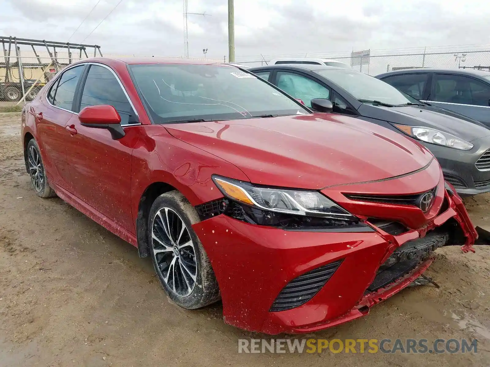 1 Photograph of a damaged car 4T1B11HK0KU183523 TOYOTA CAMRY 2019