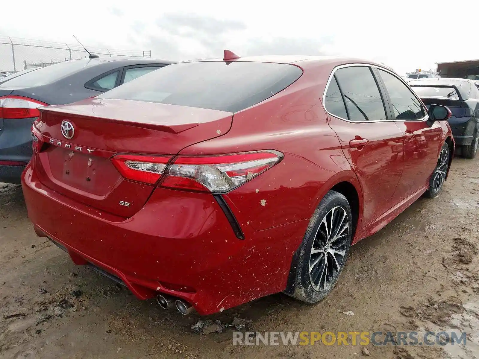 4 Photograph of a damaged car 4T1B11HK0KU183523 TOYOTA CAMRY 2019